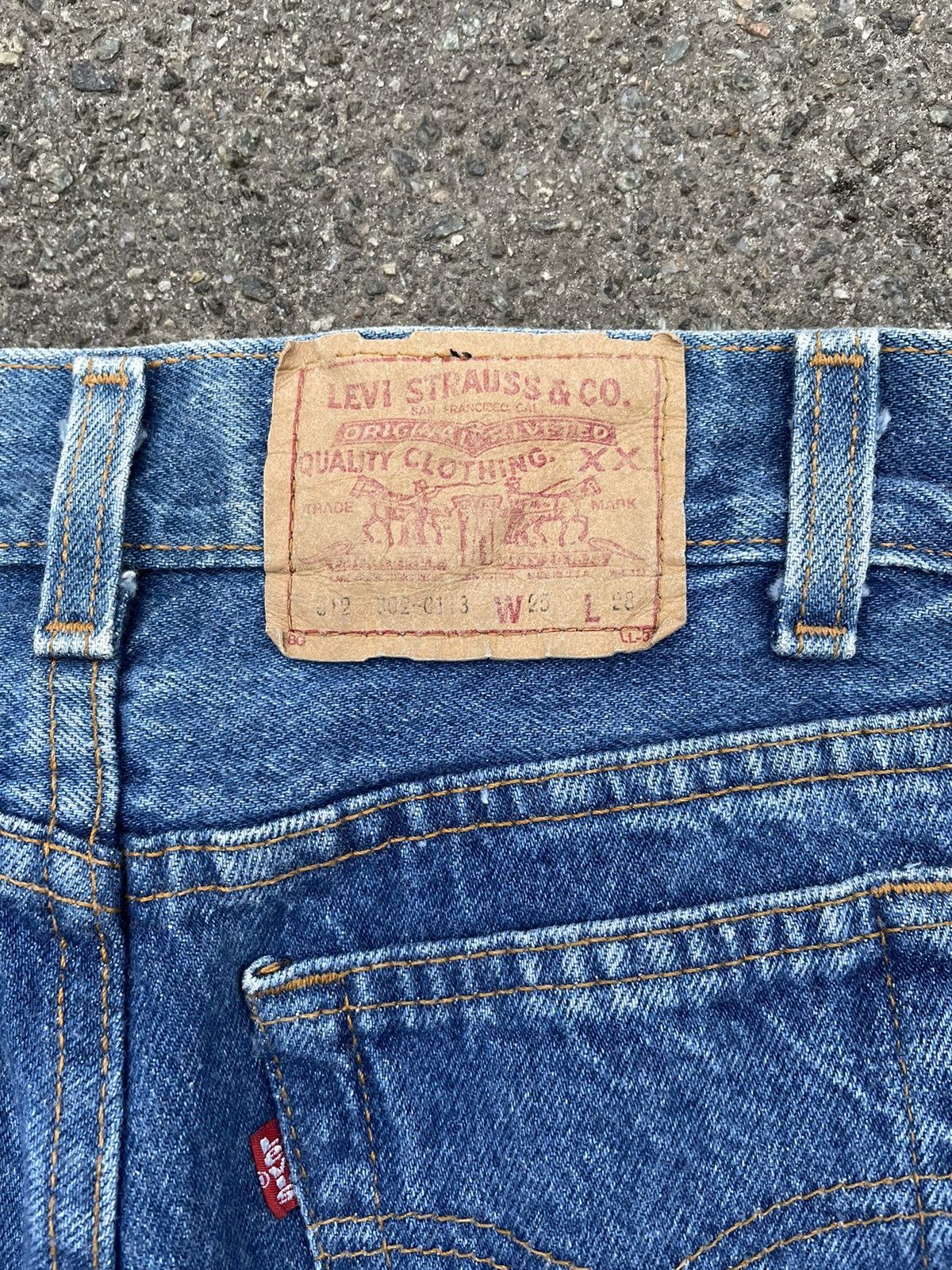 Levi's Vintage Clothing Vintage Levi’s 512 XX 90s Blue Denim Jeans 25x28 Size US 26 / EU 42 - 6 Thumbnail