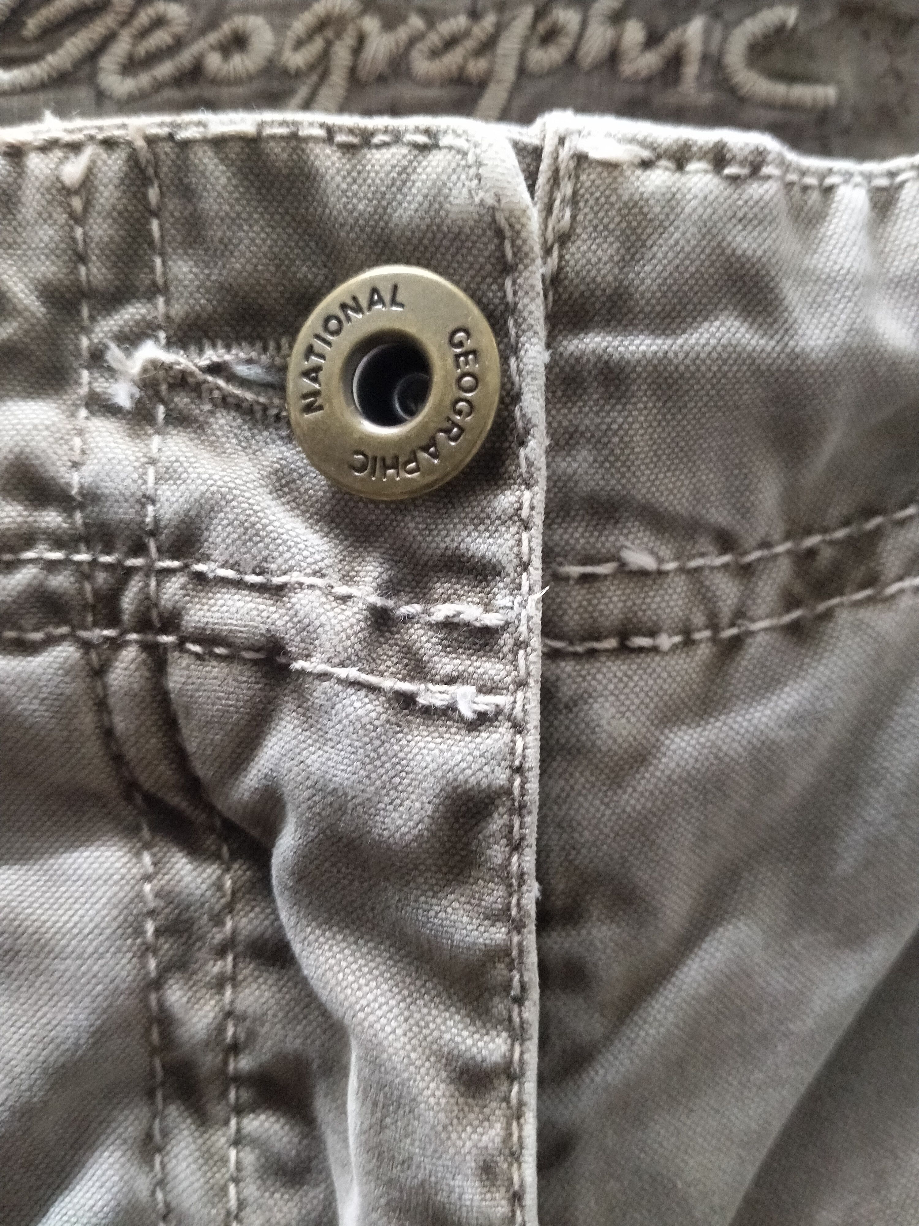 Avirex MADE IN PORTUGAL..NATIONAL GEOGRAPHIC CARGO MULTI POCKET Size US 33 - 10 Thumbnail