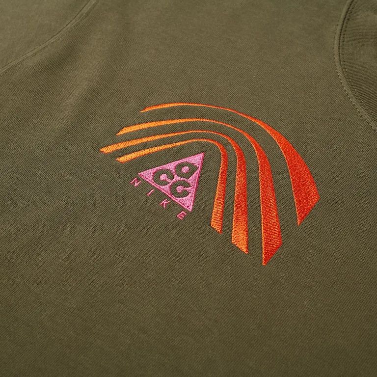 Nike × Nike ACG Nike ACG Splattered Logo Tee CT4168-325 Green Size M T-Shirt Size US M / EU 48-50 / 2 - 10 Thumbnail