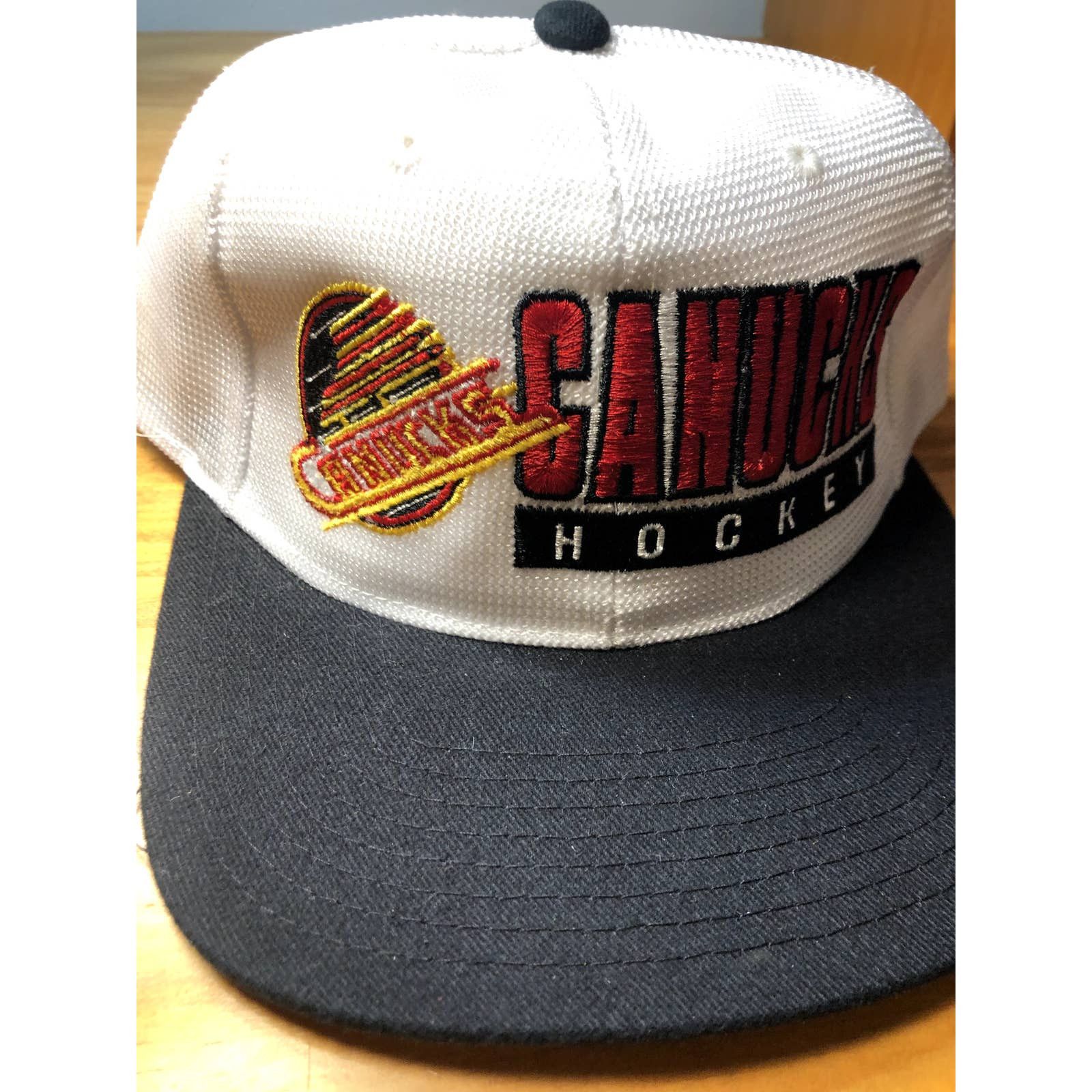Rare VTG 1992-1997 Vancouver Canucks NHL Starter Mesh Hat