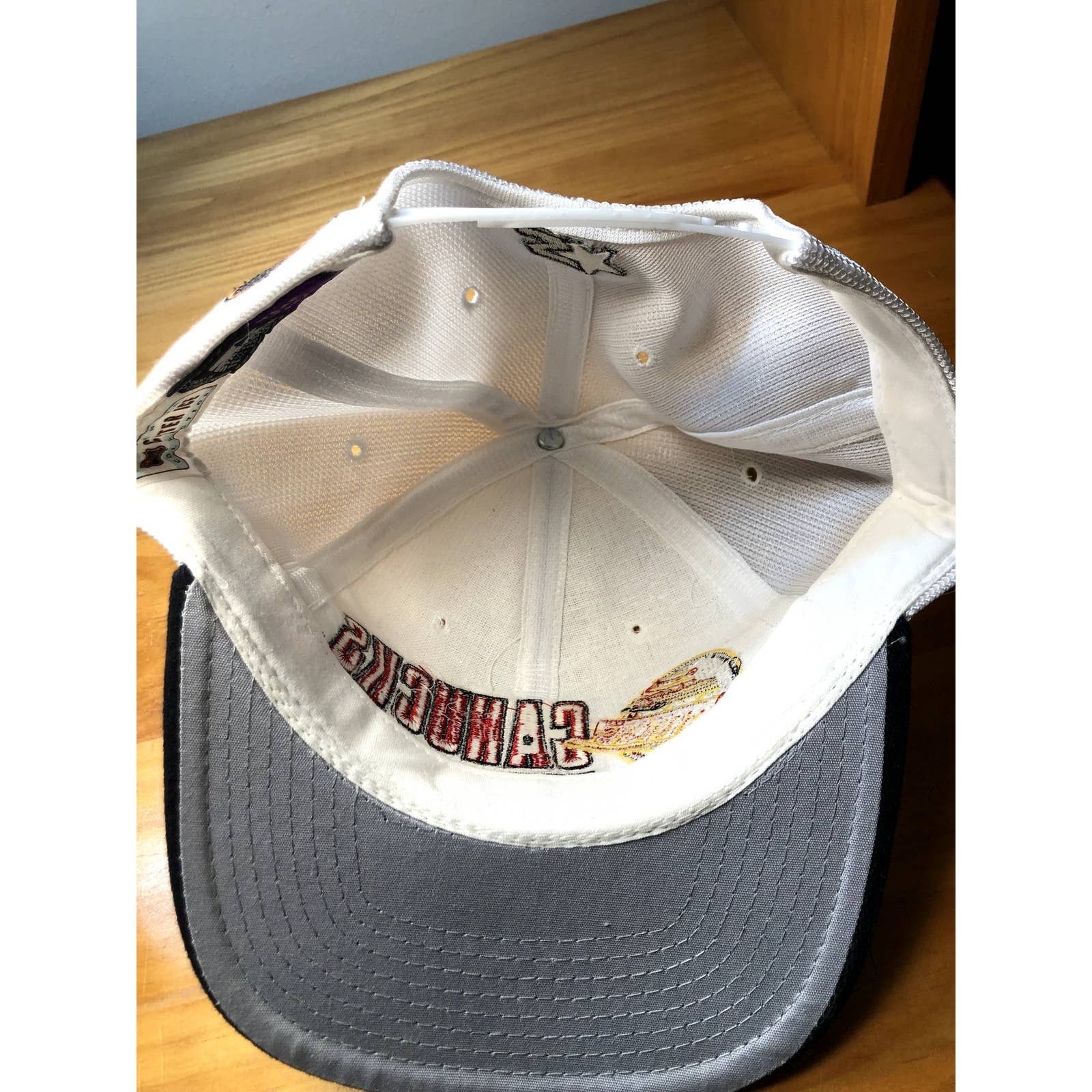 Rare VTG 1992-1997 Vancouver Canucks NHL Starter Mesh Hat
