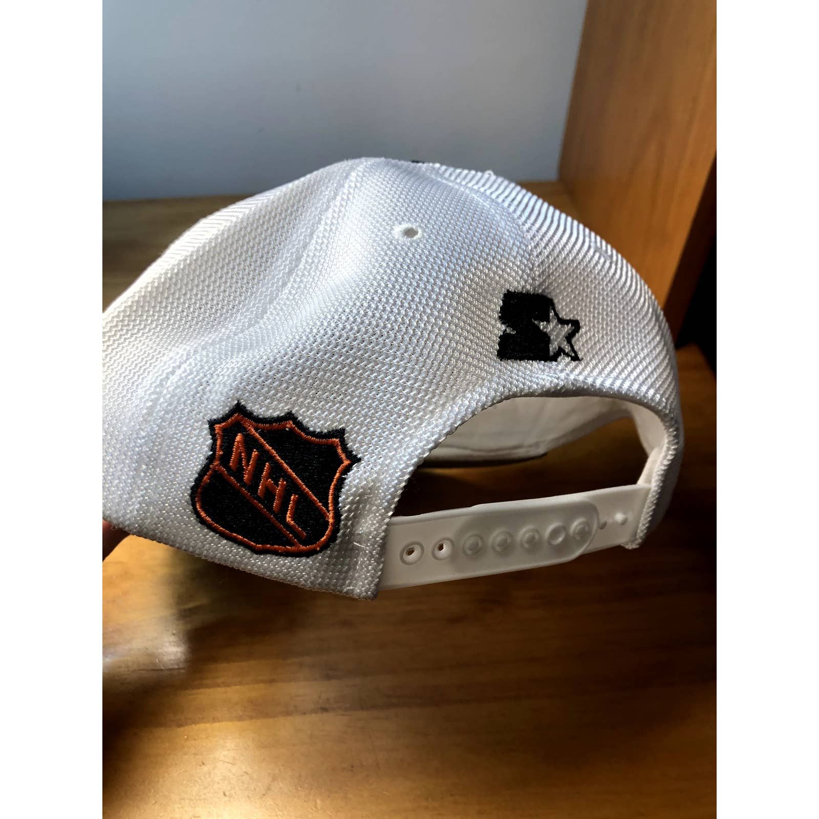Rare VTG 1992-1997 Vancouver Canucks NHL Starter Mesh Hat
