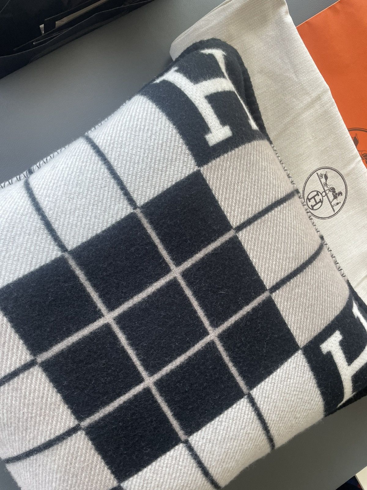 Hermes Iconic Brand New Limited Edition Avalon Cashmere Pillow Size ONE SIZE - 17 Thumbnail