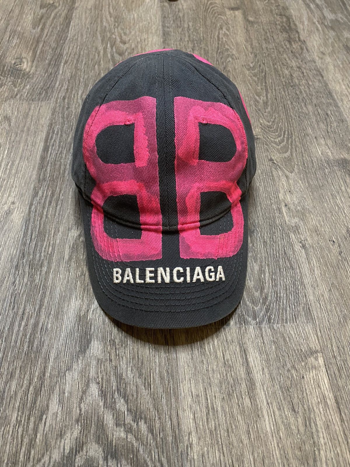 Balenciaga Balenciaga Spray Paint BB Hat Navy/Pink | Grailed