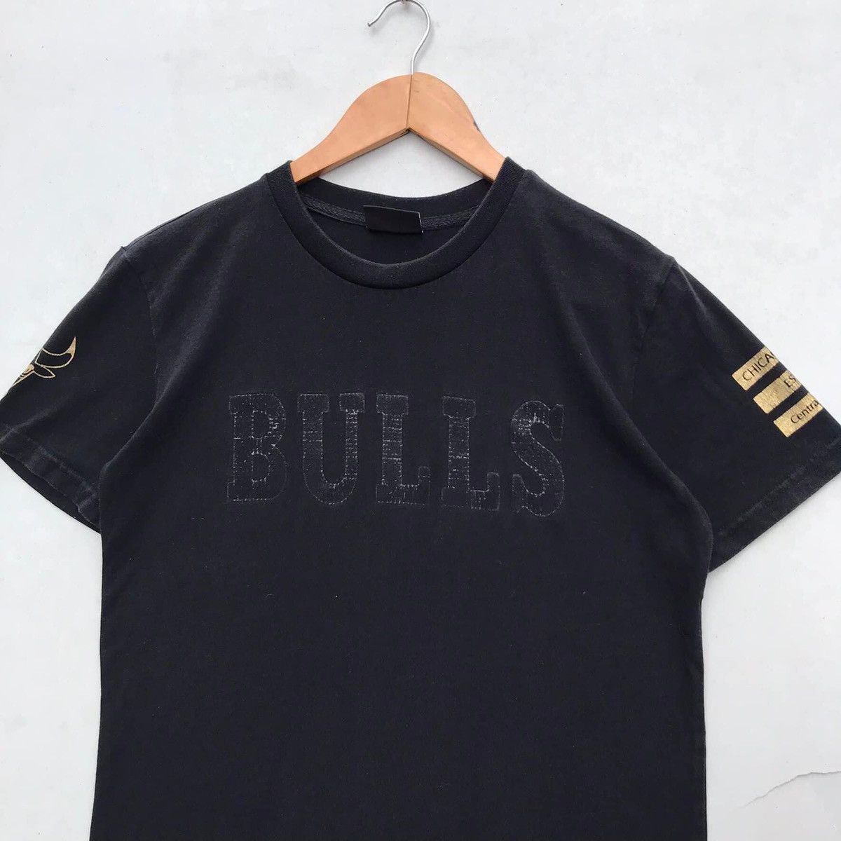 NBA 🔥Accept Binding Offer🔥 Chicago Bulls NBA Size US M / EU 48-50 / 2 - 3 Thumbnail