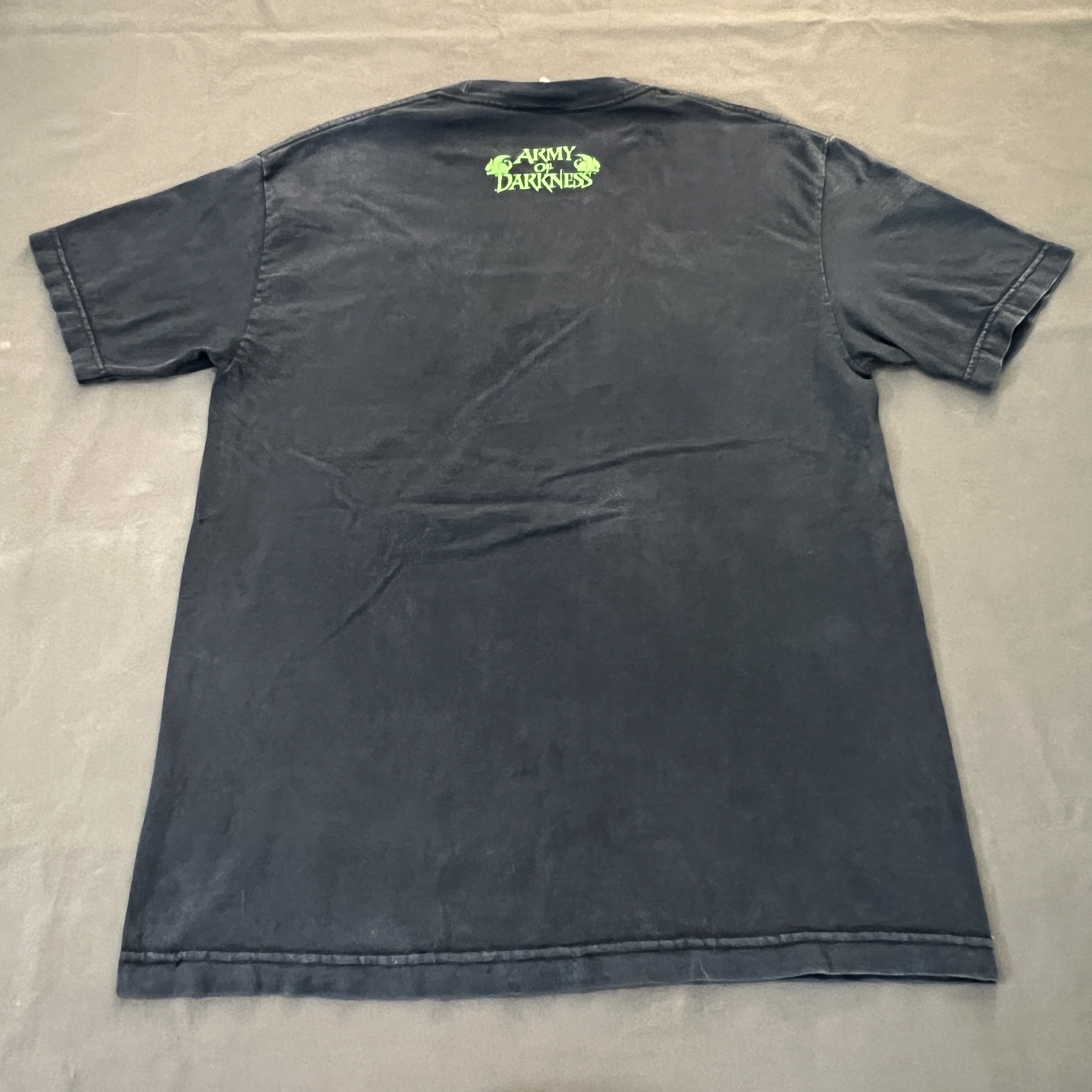 Expert Horror Vtg 2005 Army Of Darkness Horror Movie Promo Tee Shirt faded Size US L / EU 52-54 / 3 - 9 Thumbnail