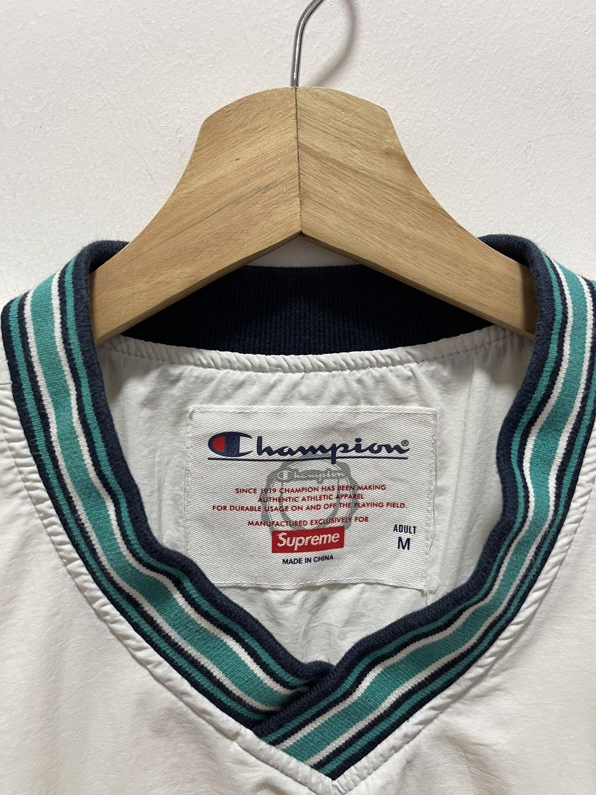 Champion × Supreme CHAMPION X SUPREME VNECK EMBROIDERY SWEATSHIRT Size US M / EU 48-50 / 2 - 9 Thumbnail