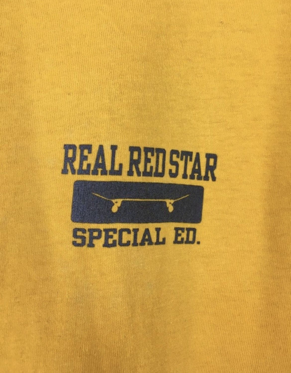 Vintage Vintage 90s Real red star Real skateboard skate t shirt Size US L / EU 52-54 / 3 - 4 Thumbnail