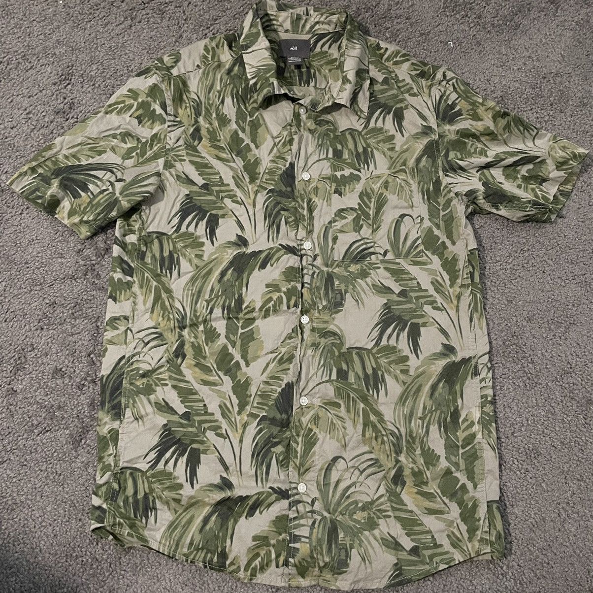 H&M Regular fit Leaf Print Shirt Xs Size US XS / EU 42 / 0 - 1 Thumbnail