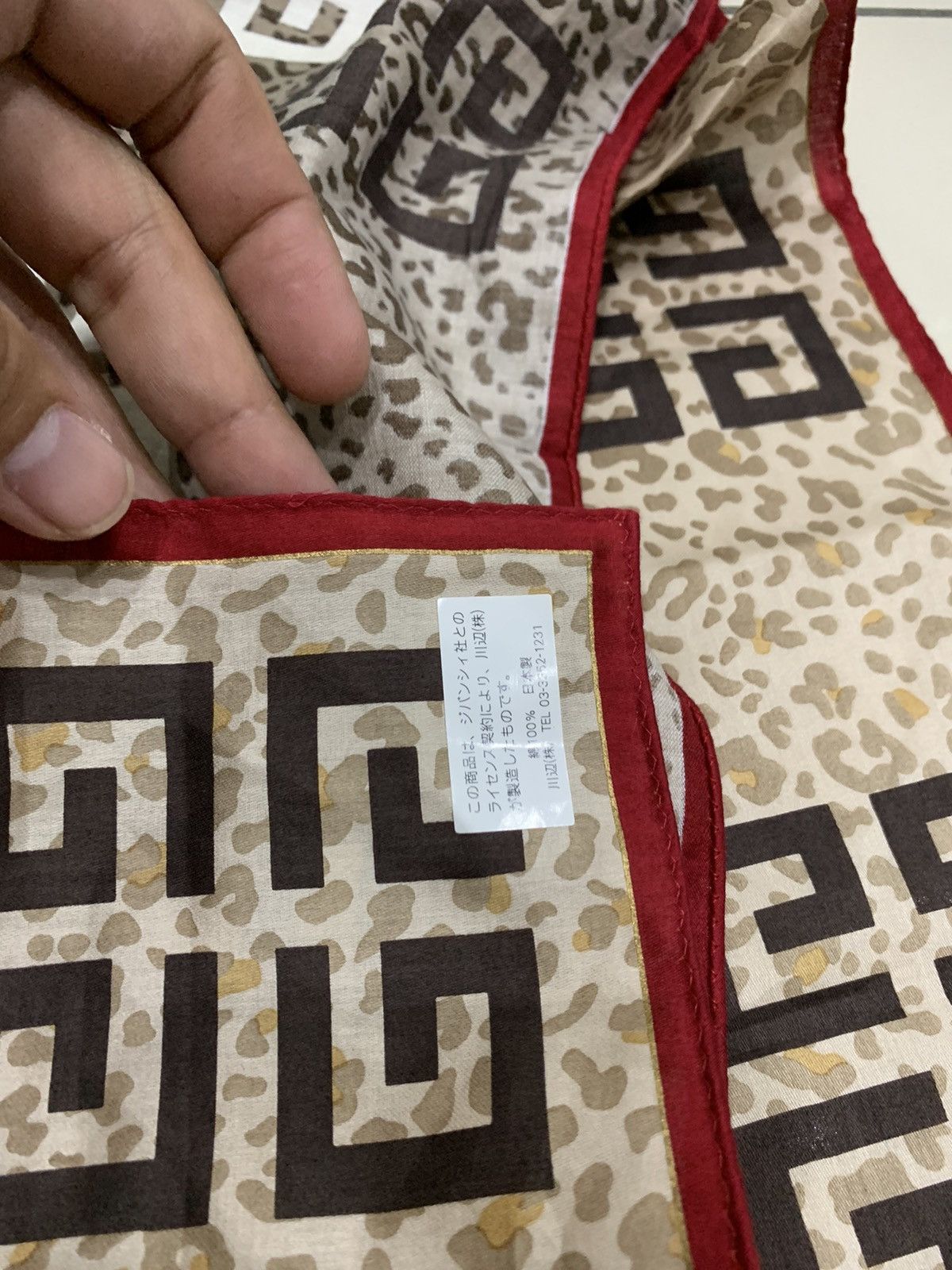 Givenchy GIVENCHY MONOGRAM LEOPARD MOTIVE HANDKERCHIEF Size ONE SIZE - 5 Thumbnail