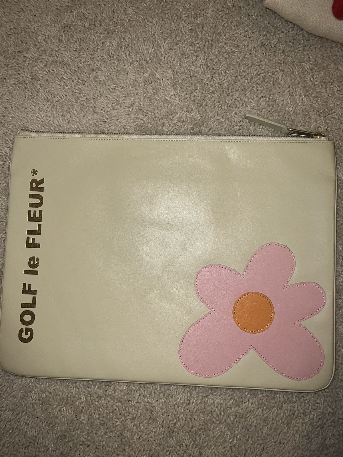 SUPREME FUCK EVERYBODY PIN