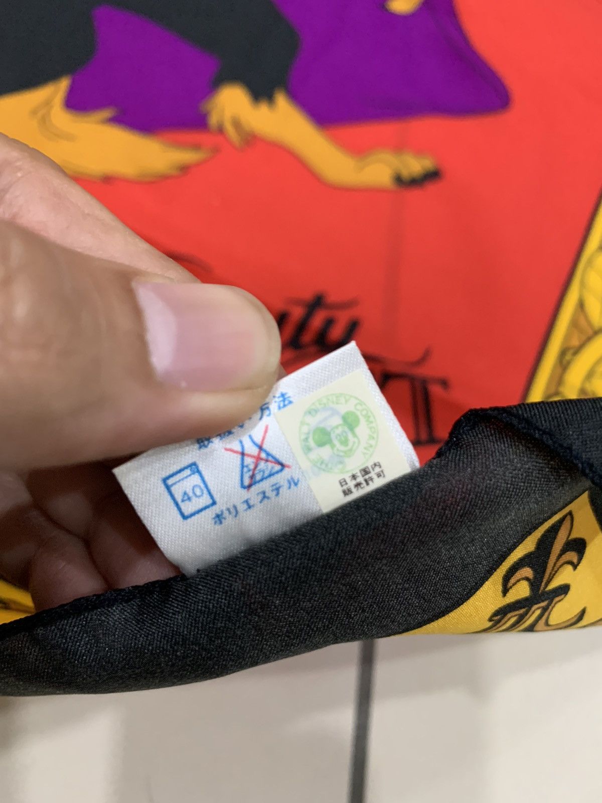 Disney × Vintage VINTAGE DISNEY BEAUTY AND THE BEAST 1994 SEGA SCARF Size ONE SIZE - 6 Thumbnail