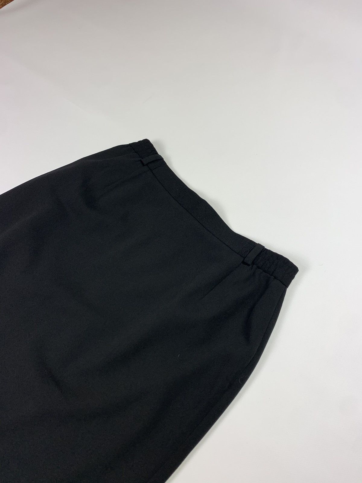 Givenchy × Vintage Givenchy En Plus vintage women’s wool pencil skirt size 42 W Size 28" / US 6 / IT 42 - 2 Thumbnail