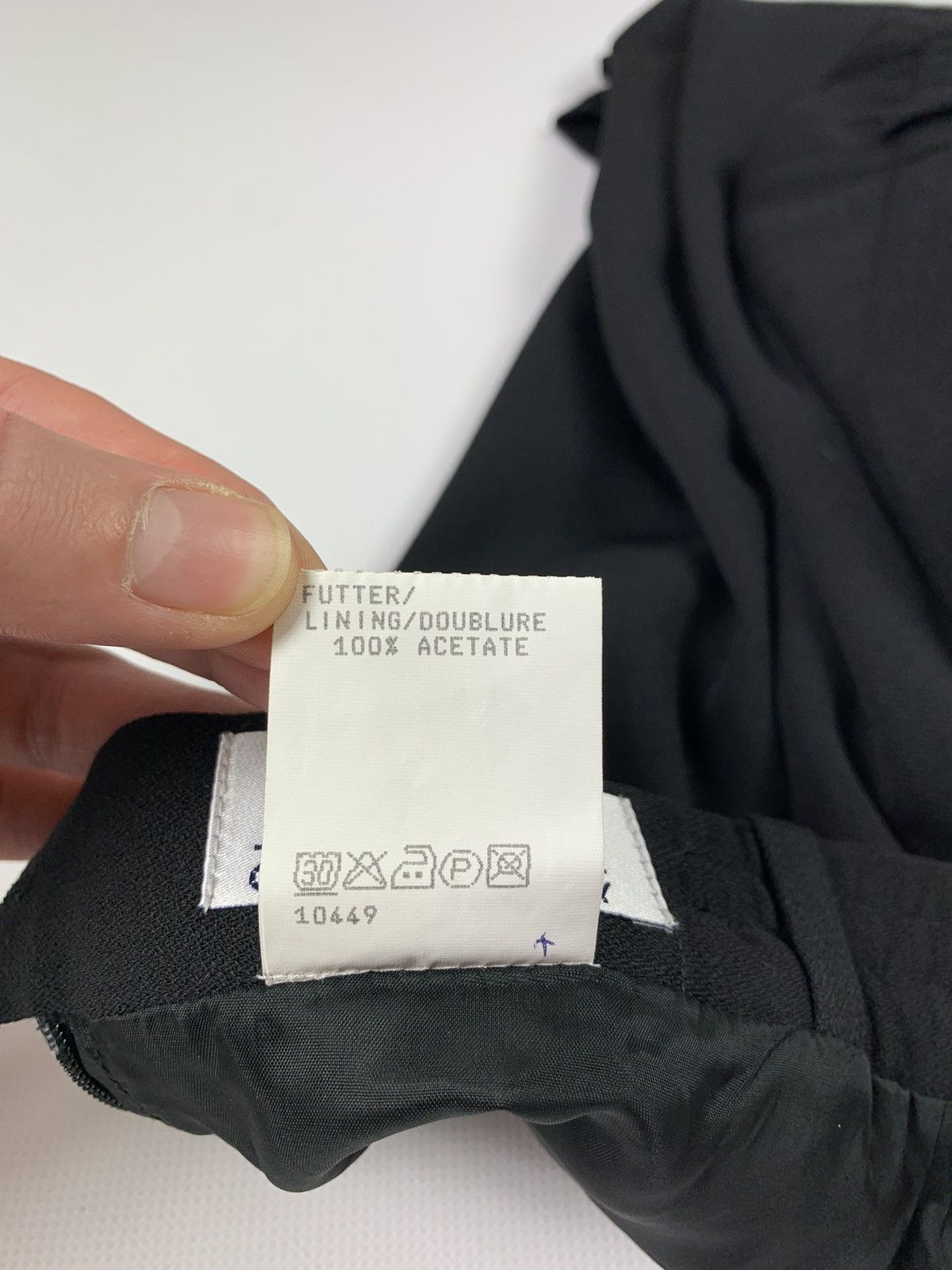 Givenchy × Vintage Givenchy En Plus vintage women’s wool pencil skirt size 42 W Size 28" / US 6 / IT 42 - 6 Thumbnail