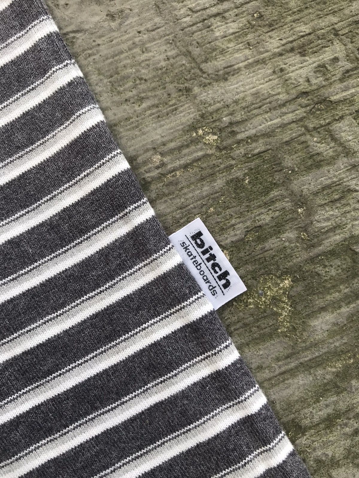 Hook-Ups Vintage Bitch Skateboard Stripe Tee Size US L / EU 52-54 / 3 - 6 Thumbnail