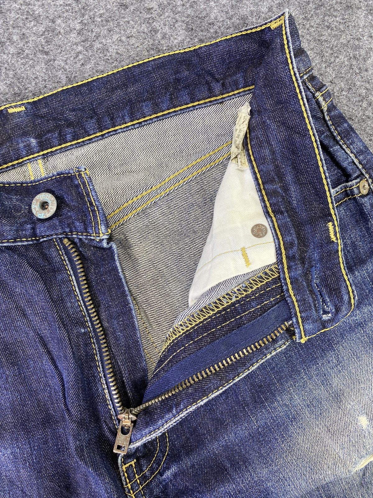 Levi's Vintage Levi's 502 Jeans Distress Blue Wash - J829 Size US 30 / EU 46 - 3 Thumbnail