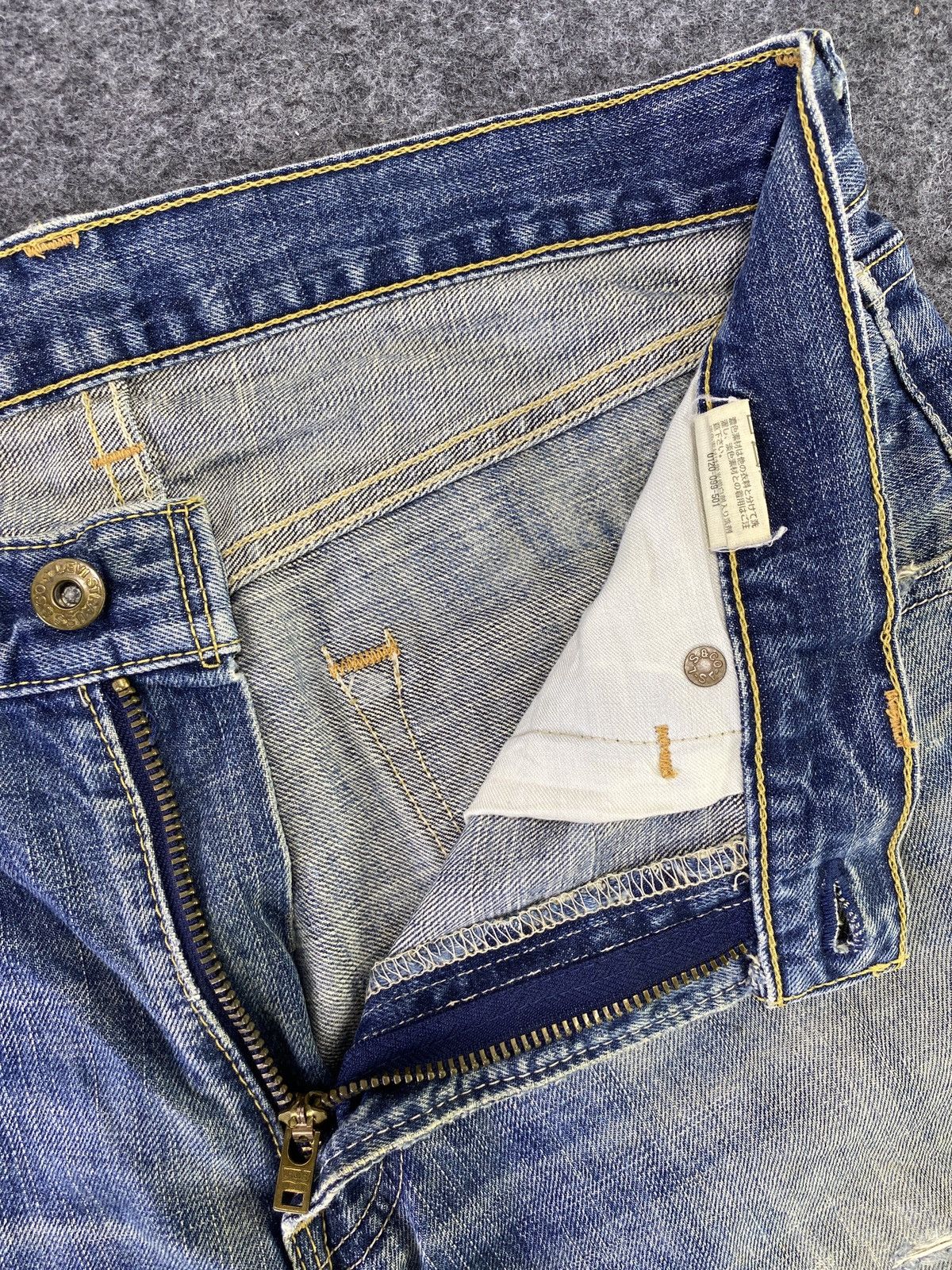 Levi's Vintage Levi's 502 Jeans Distress Blue Wash - J830 Size US 33 - 3 Thumbnail