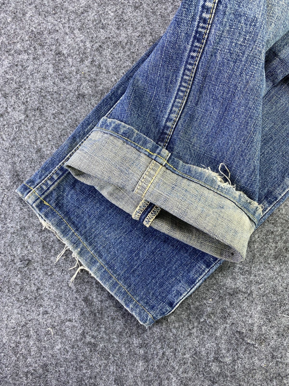 Levi's Vintage Levi's 502 Jeans Distress Blue Wash - J830 Size US 33 - 6 Thumbnail