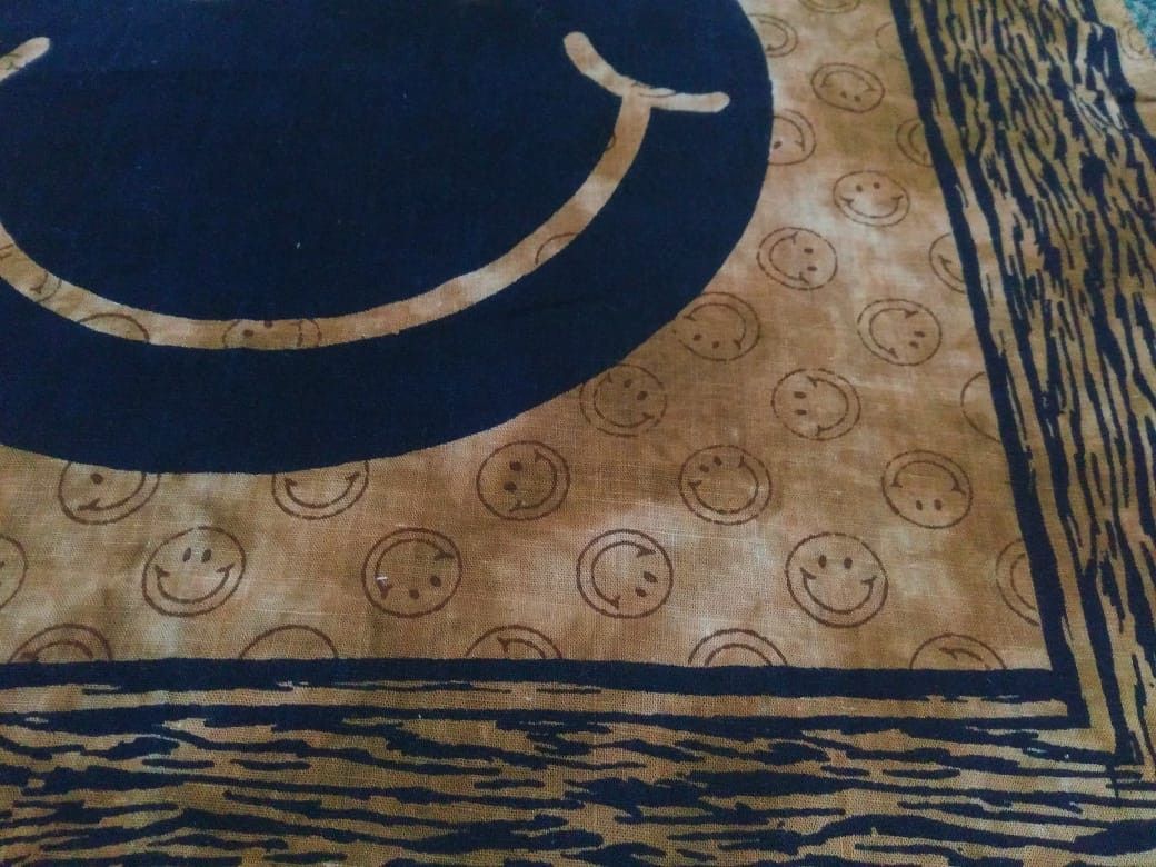 The Unbranded Brand Smile Face Bandana Scarves Handkerchief Size ONE SIZE - 2 Thumbnail