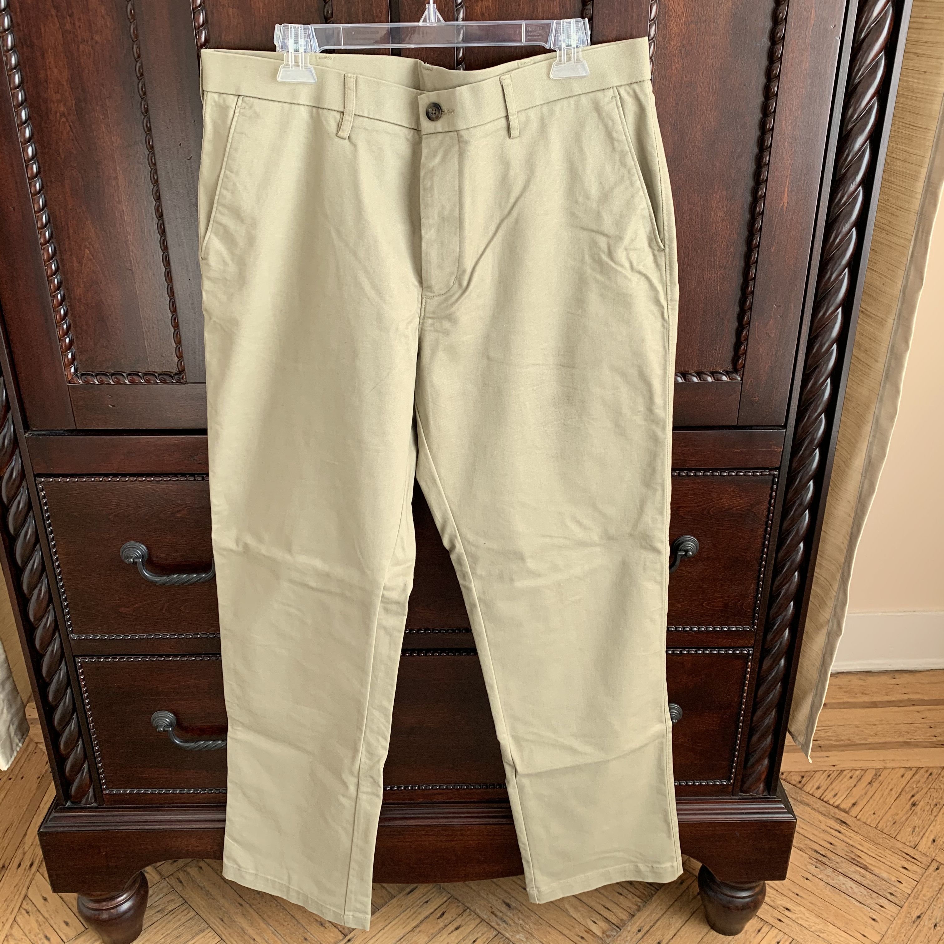 Haggar Men's Stretch Cargo Shorts - Khaki Flat Front Shorts 36 Inch Waist