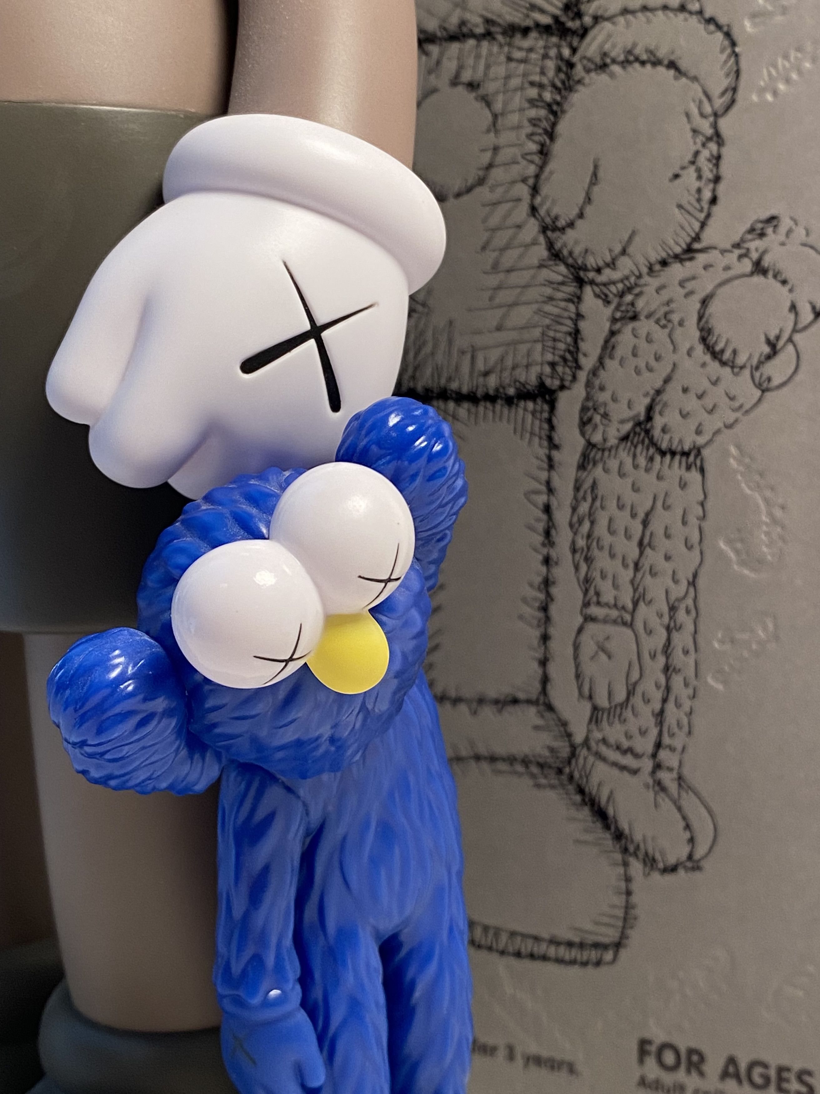 Kaws KAWS 'Share' Vinyl Figure Size ONE SIZE - 2 Thumbnail