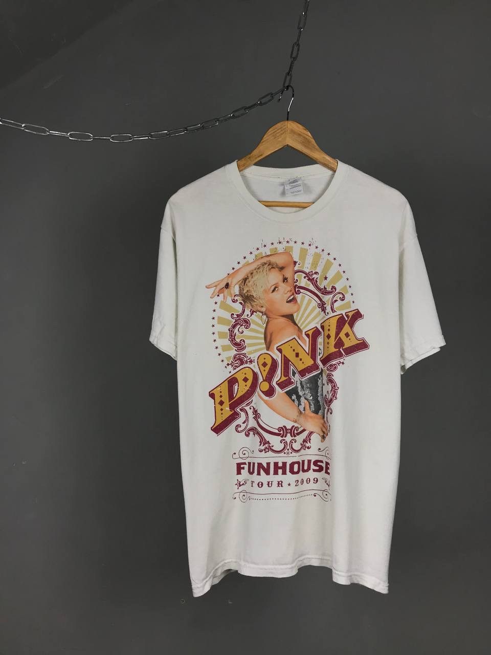 Band Tees × Pink Pink 2009 vintage pop band tee Size US L / EU 52-54 / 3 - 1 Thumbnail