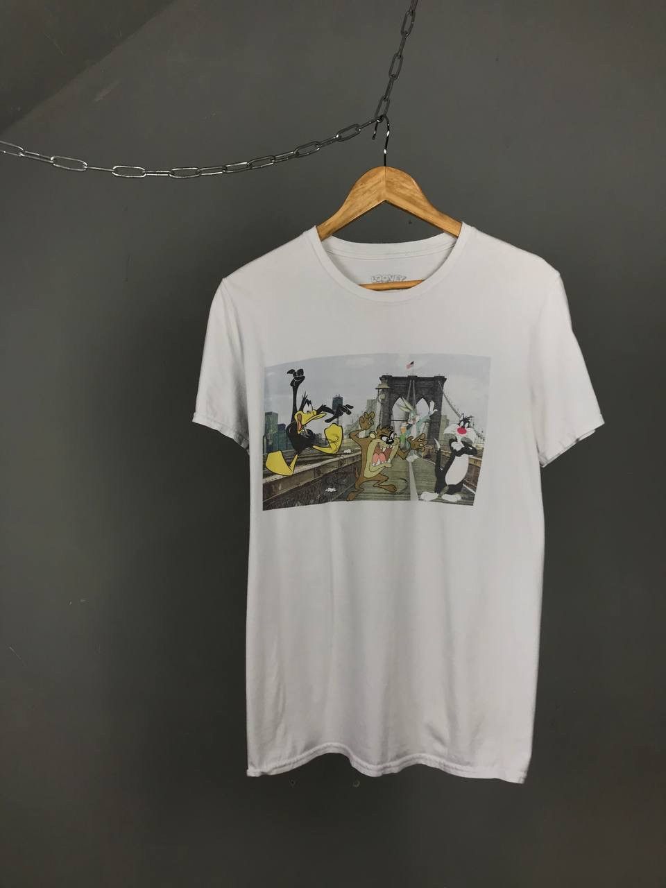 Looney Tunes Warner Bros vintage movie tee