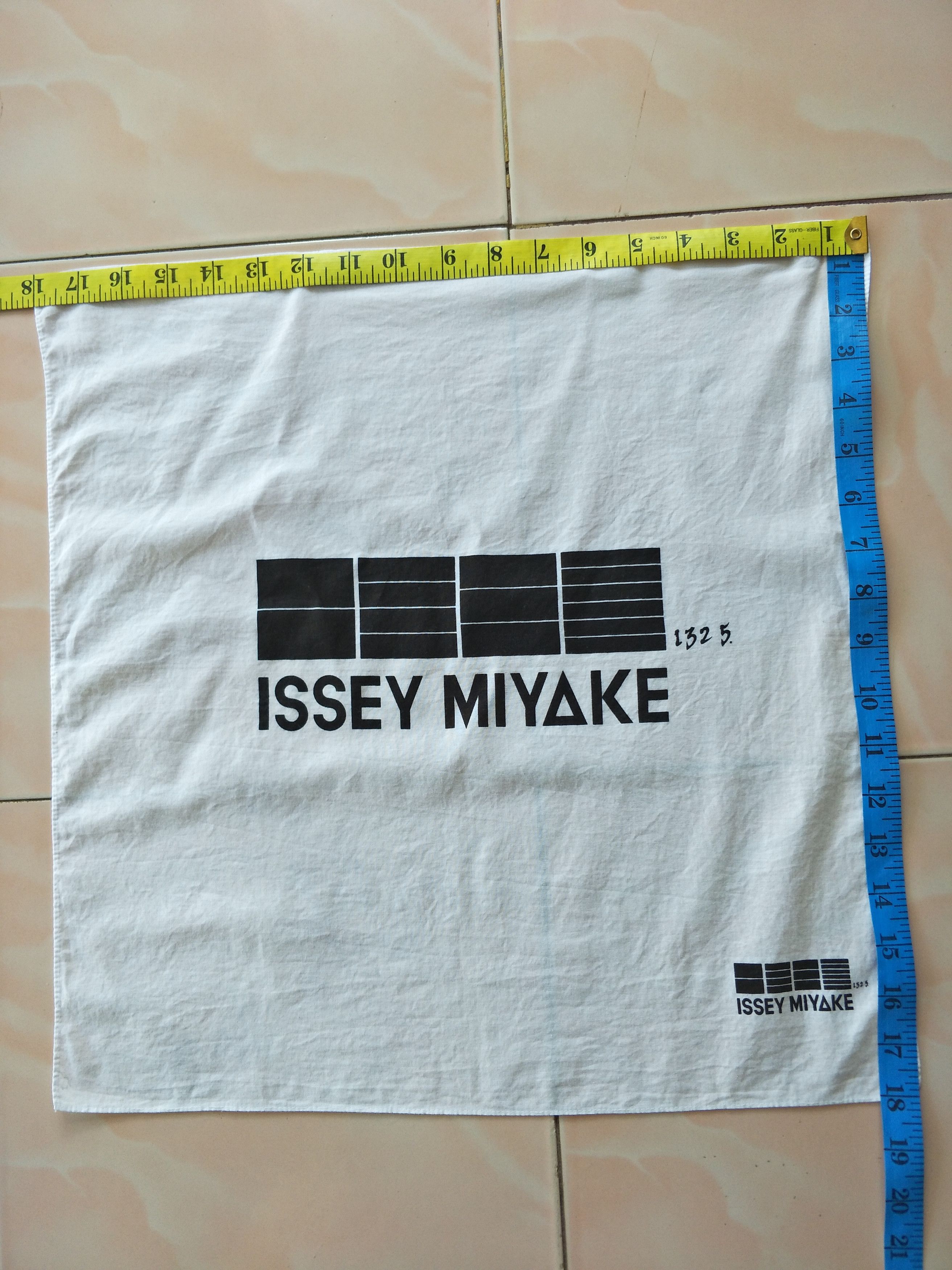 Designer × Issey Miyake × Japanese Brand Issey Miyake Handkerchief Size ONE SIZE - 4 Thumbnail