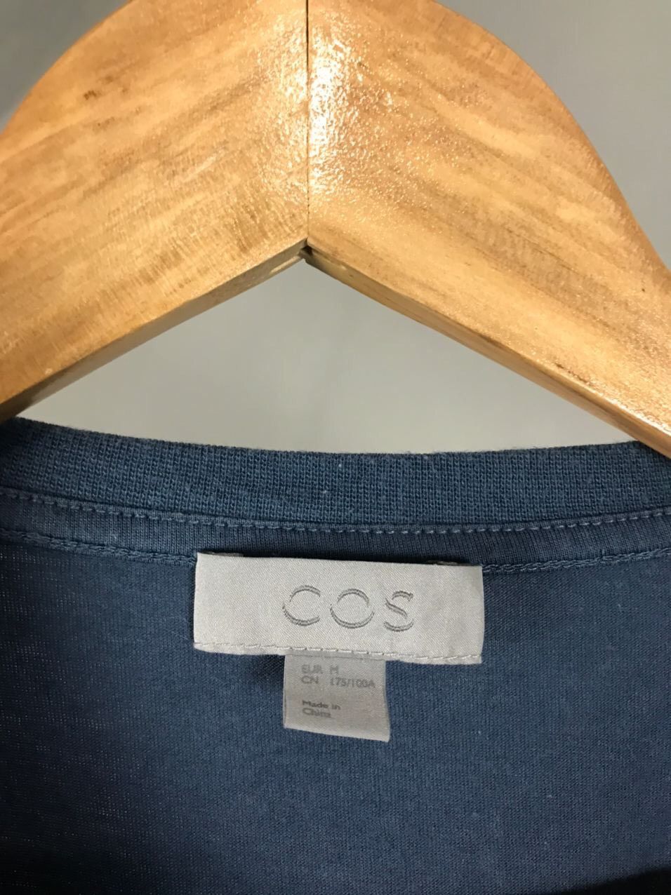 Cos Cos Big Logo Luxury Tee Size US M / EU 48-50 / 2 - 4 Thumbnail