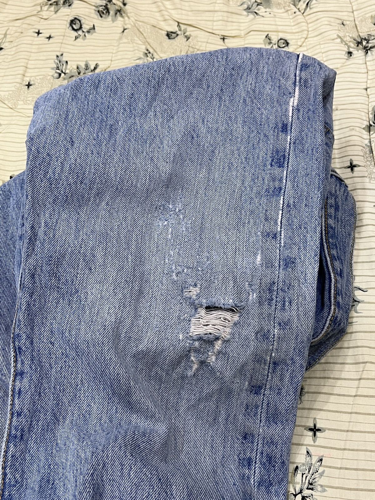 Levi's (Dddd). LEVIS 501 DISTRESSED DENIM Size US 33 - 15 Thumbnail