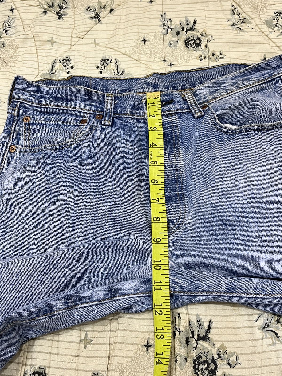 Levi's (Dddd). LEVIS 501 DISTRESSED DENIM Size US 33 - 22 Thumbnail