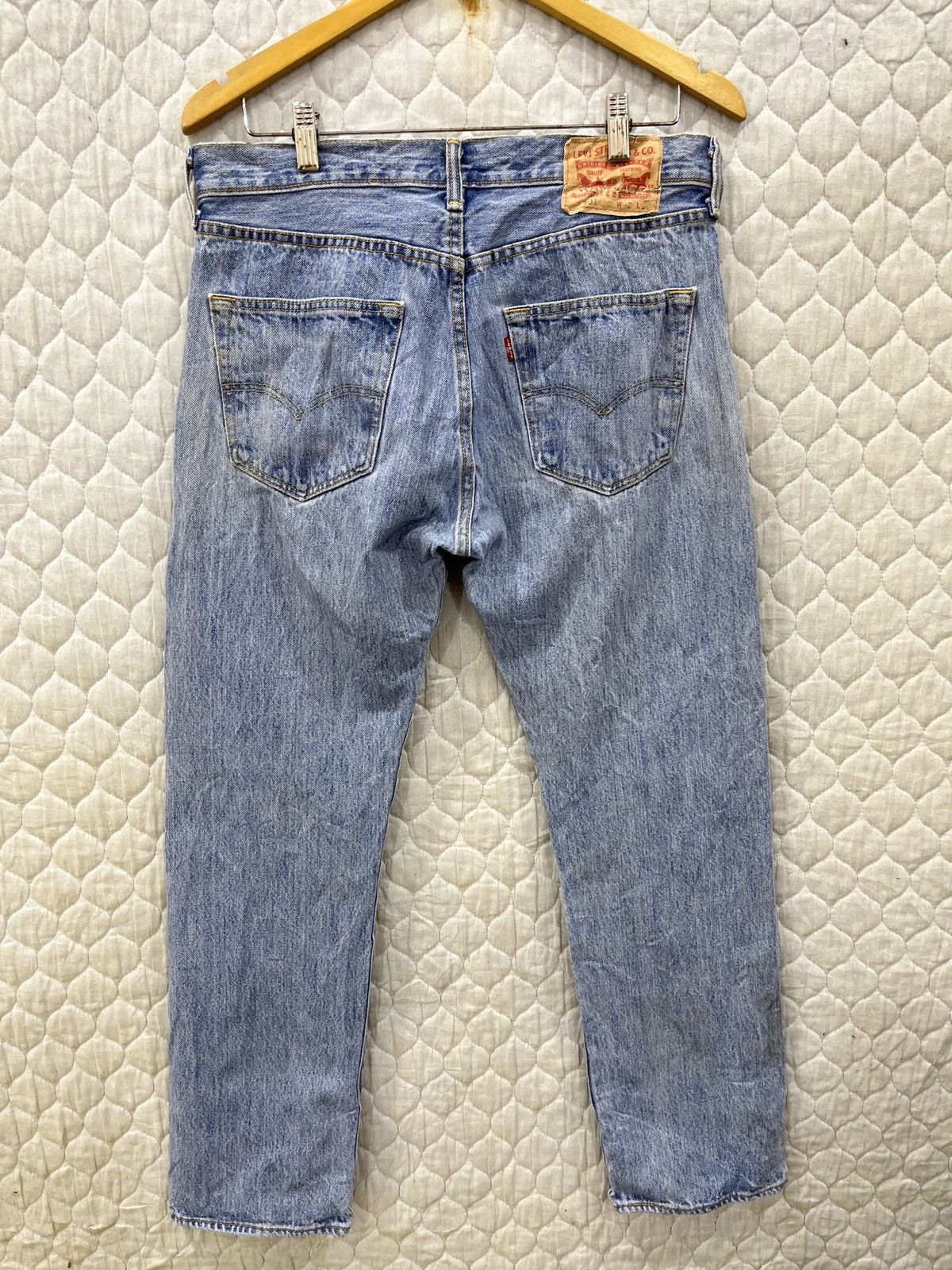 Levi's (Dddd). LEVIS 501 DISTRESSED DENIM Size US 33 - 1 Thumbnail
