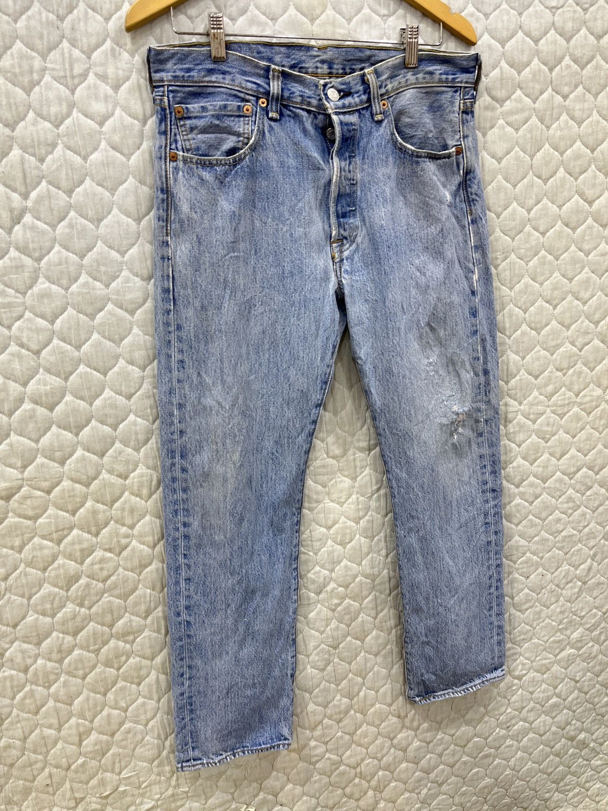 Levi's (Dddd). LEVIS 501 DISTRESSED DENIM Size US 33 - 4 Thumbnail