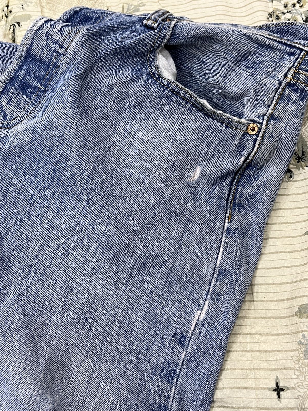 Levi's (Dddd). LEVIS 501 DISTRESSED DENIM Size US 33 - 16 Thumbnail