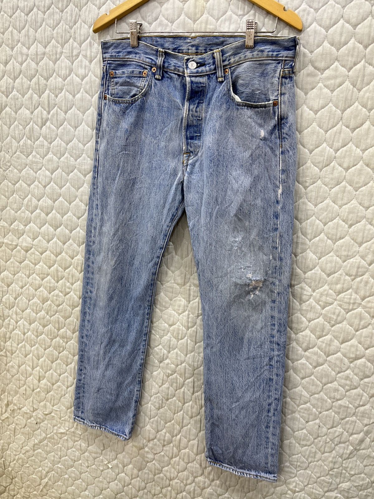 Levi's (Dddd). LEVIS 501 DISTRESSED DENIM Size US 33 - 3 Thumbnail
