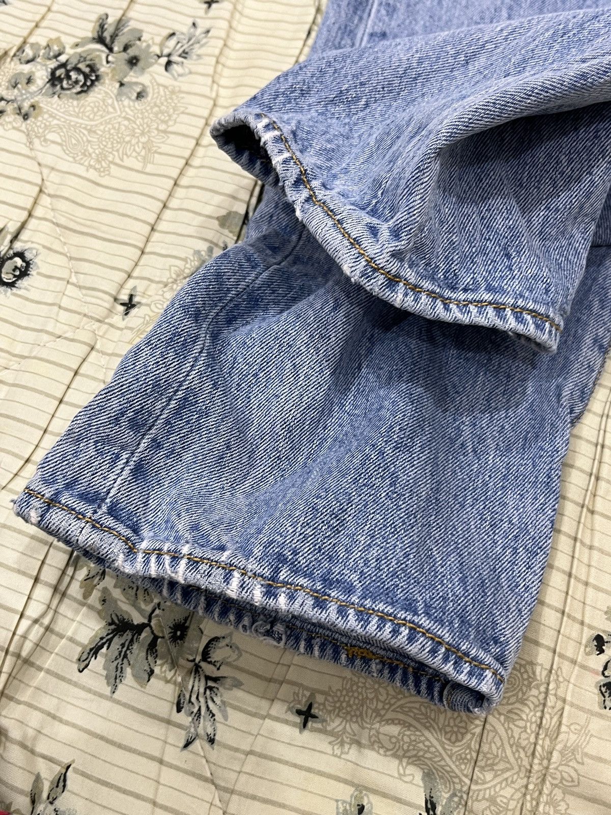Levi's (Dddd). LEVIS 501 DISTRESSED DENIM Size US 33 - 18 Thumbnail
