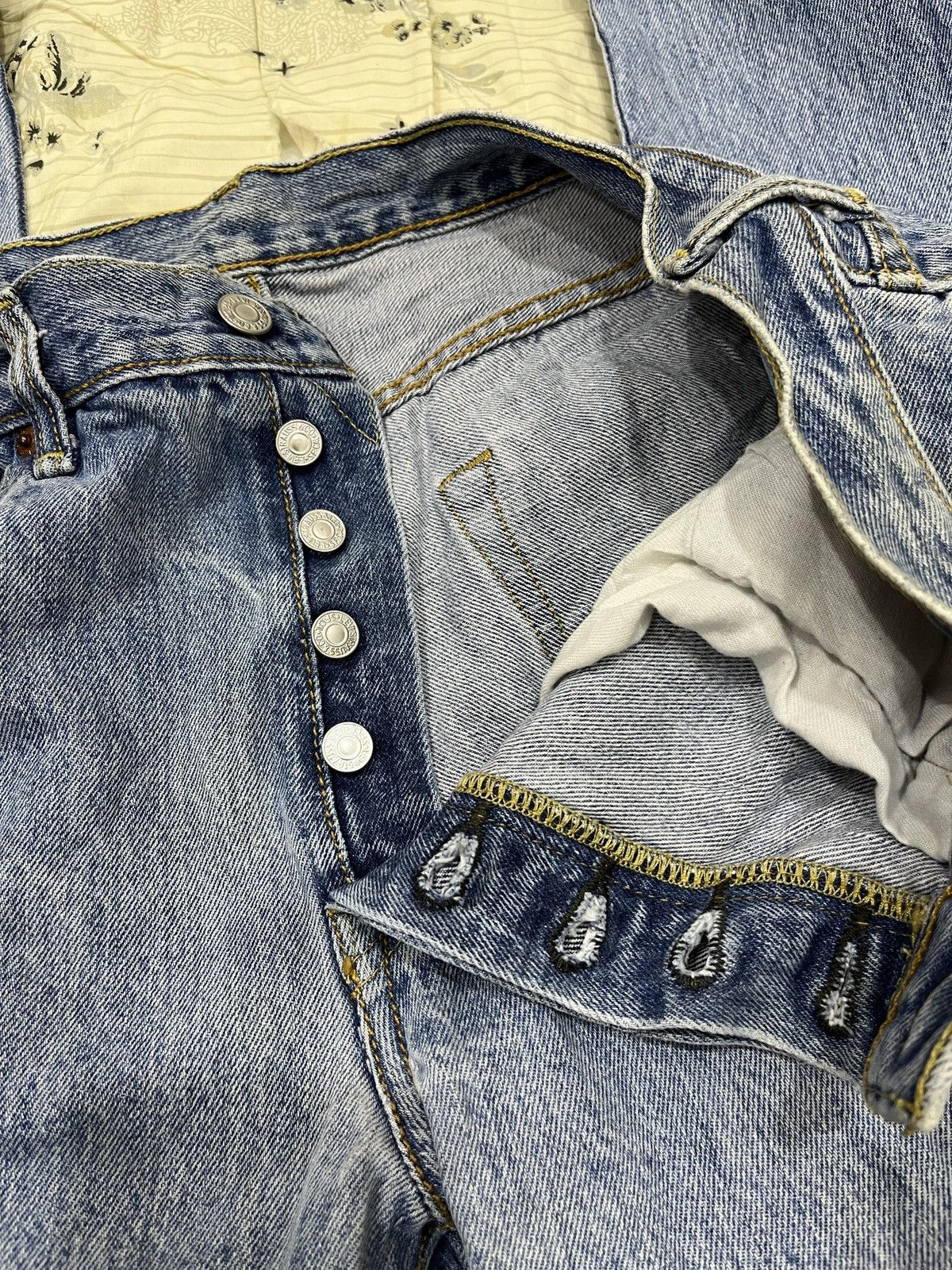 Levi's (Dddd). LEVIS 501 DISTRESSED DENIM Size US 33 - 7 Thumbnail