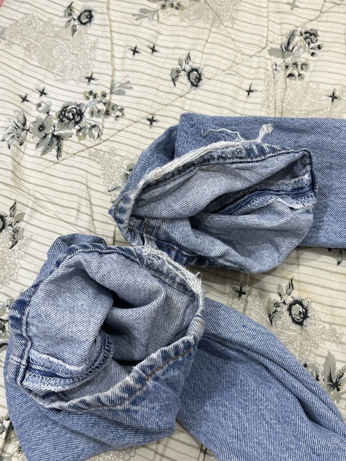Levi's (Dddd). VINTAGE LEVIS 501 DISTRESSED DENIM Size US 33 - 17 Thumbnail