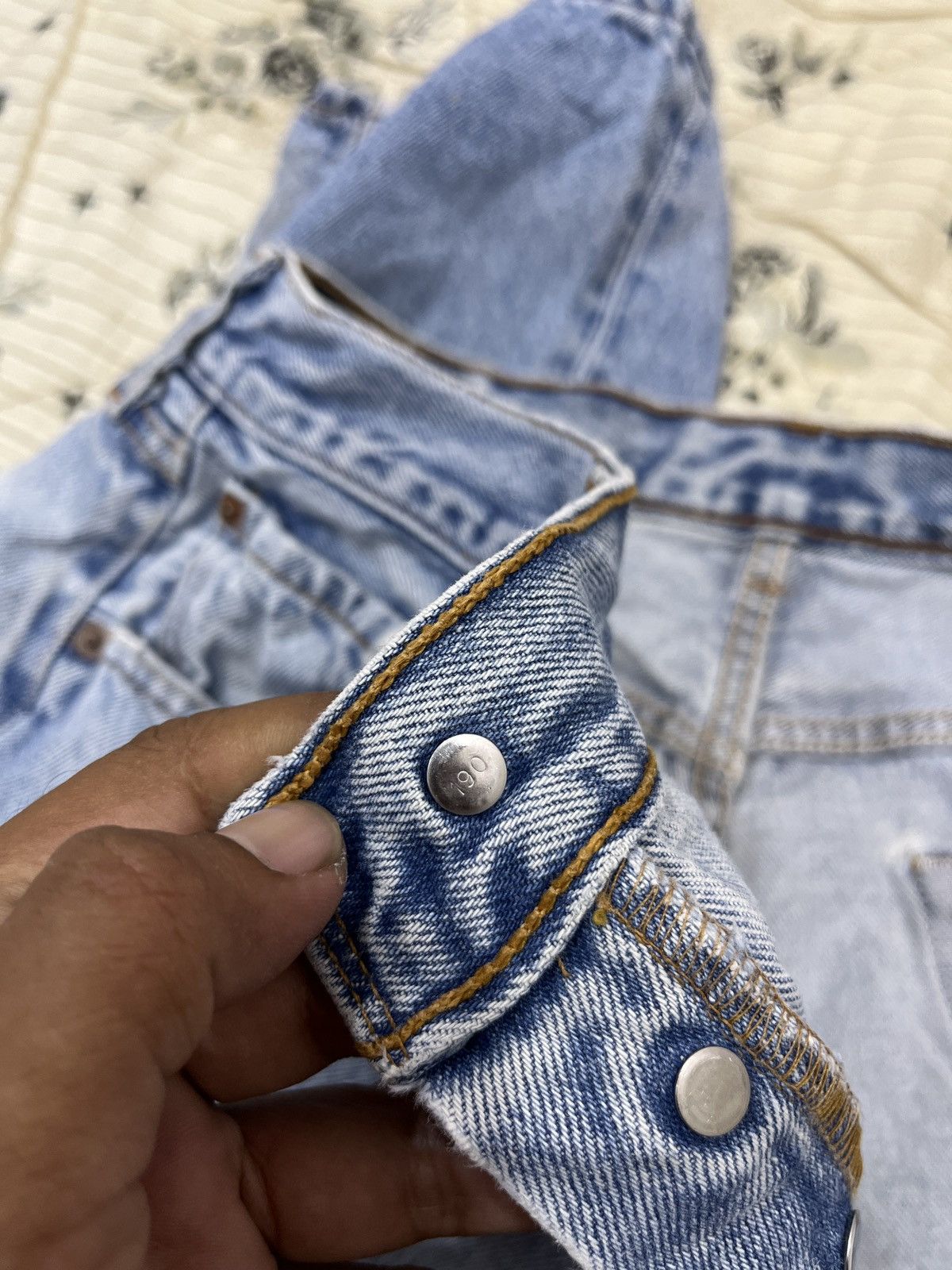 Levi's (Dddd). VINTAGE LEVIS 501 DISTRESSED DENIM Size US 33 - 9 Thumbnail