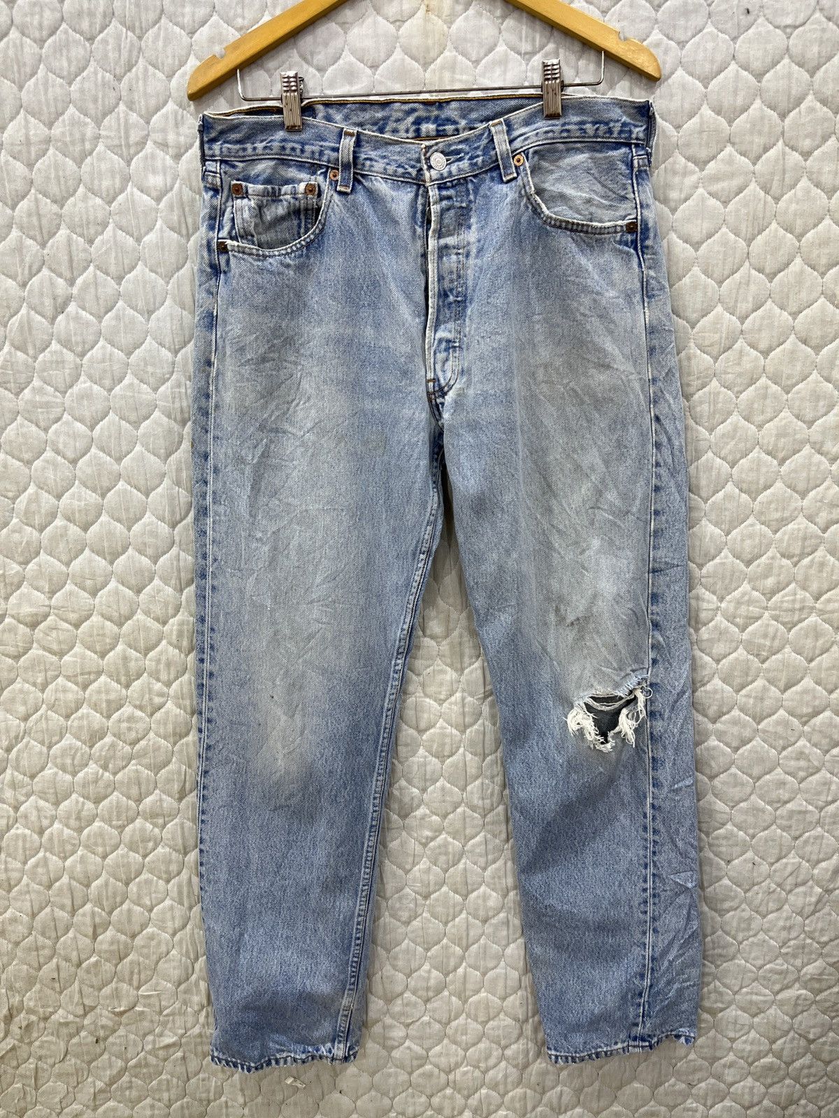 Levi's (Dddd). VINTAGE LEVIS 501 DISTRESSED DENIM Size US 33 - 2 Thumbnail