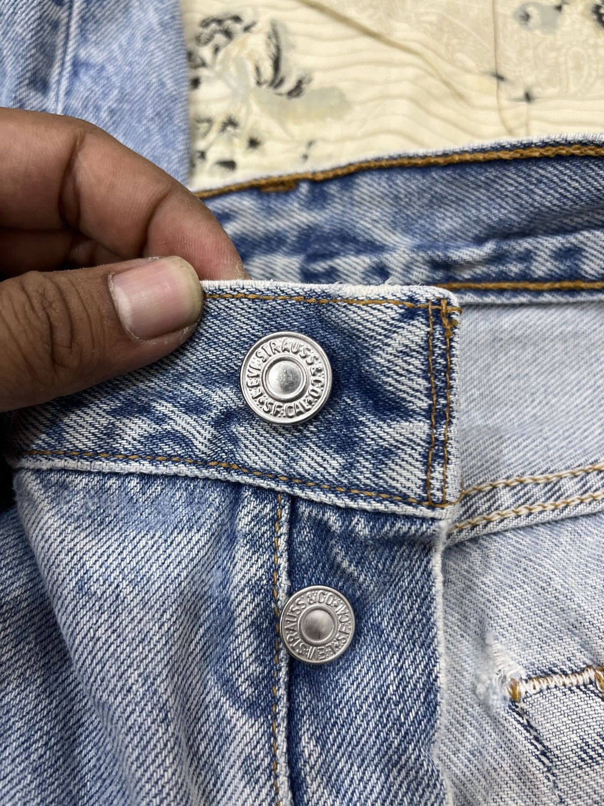 Levi's (Dddd). VINTAGE LEVIS 501 DISTRESSED DENIM Size US 33 - 8 Thumbnail