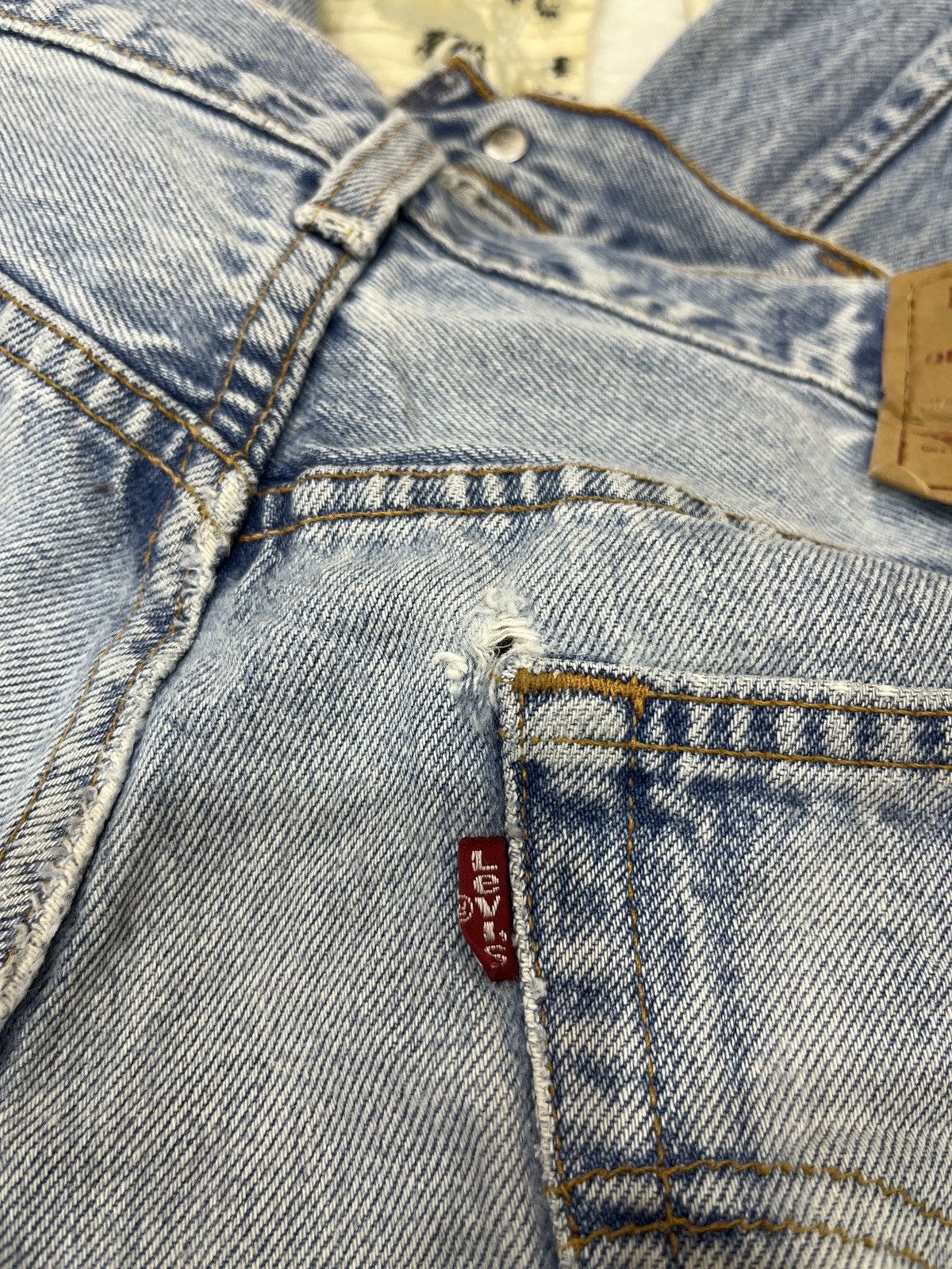 Levi's (Dddd). VINTAGE LEVIS 501 DISTRESSED DENIM Size US 33 - 14 Thumbnail