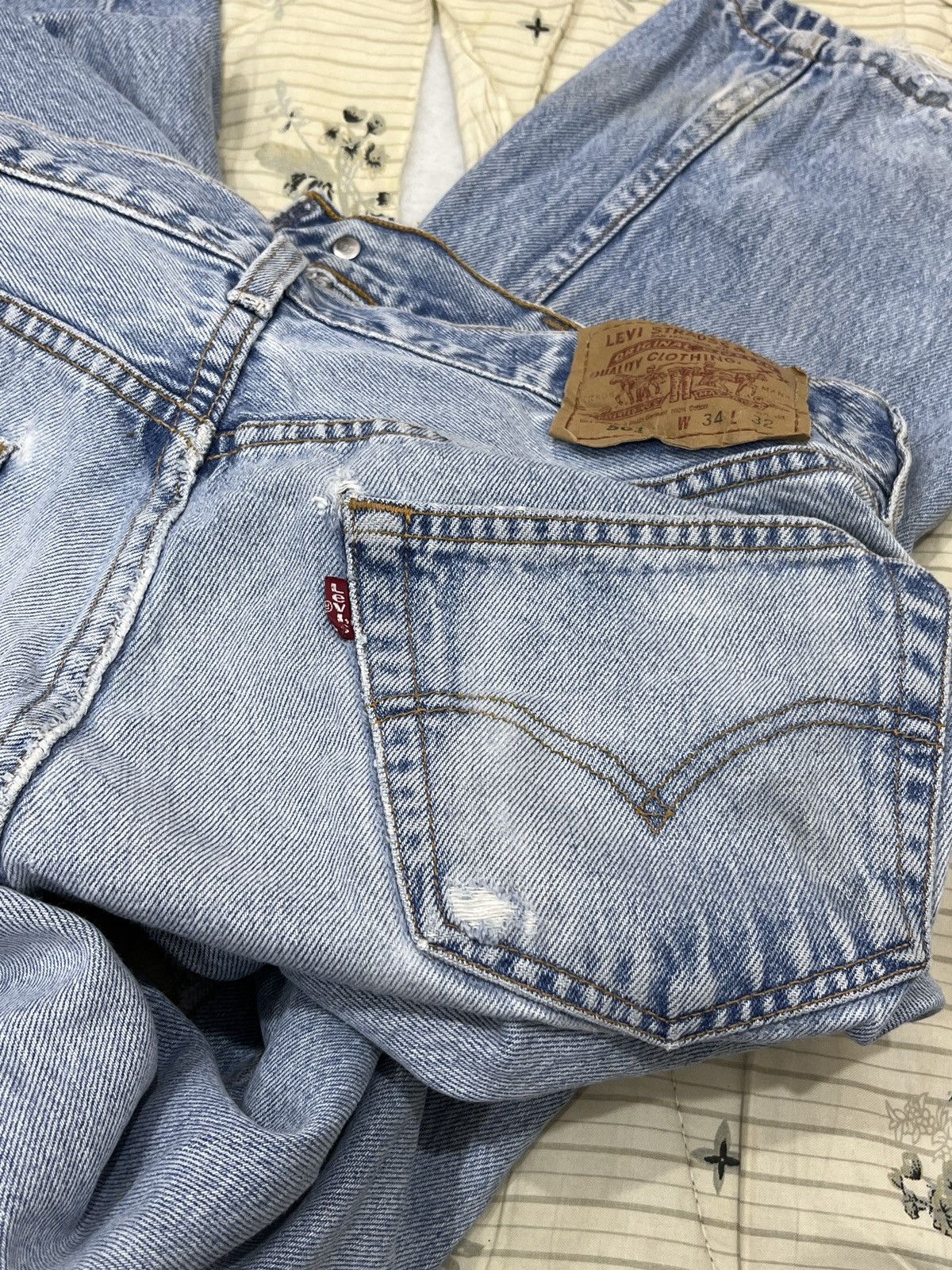 Levi's (Dddd). VINTAGE LEVIS 501 DISTRESSED DENIM Size US 33 - 15 Thumbnail