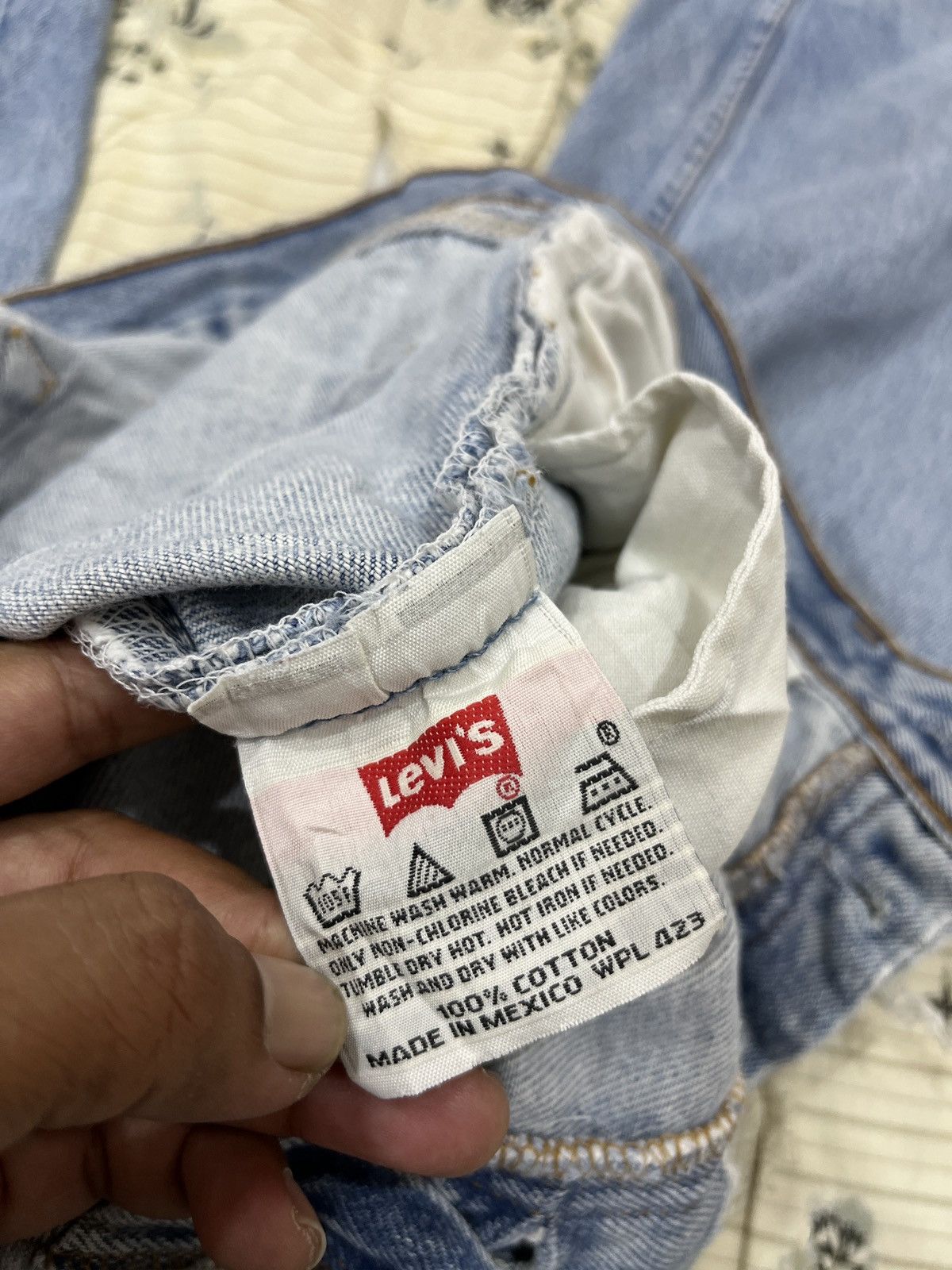Levi's (Dddd). VINTAGE LEVIS 501 DISTRESSED DENIM Size US 33 - 11 Thumbnail