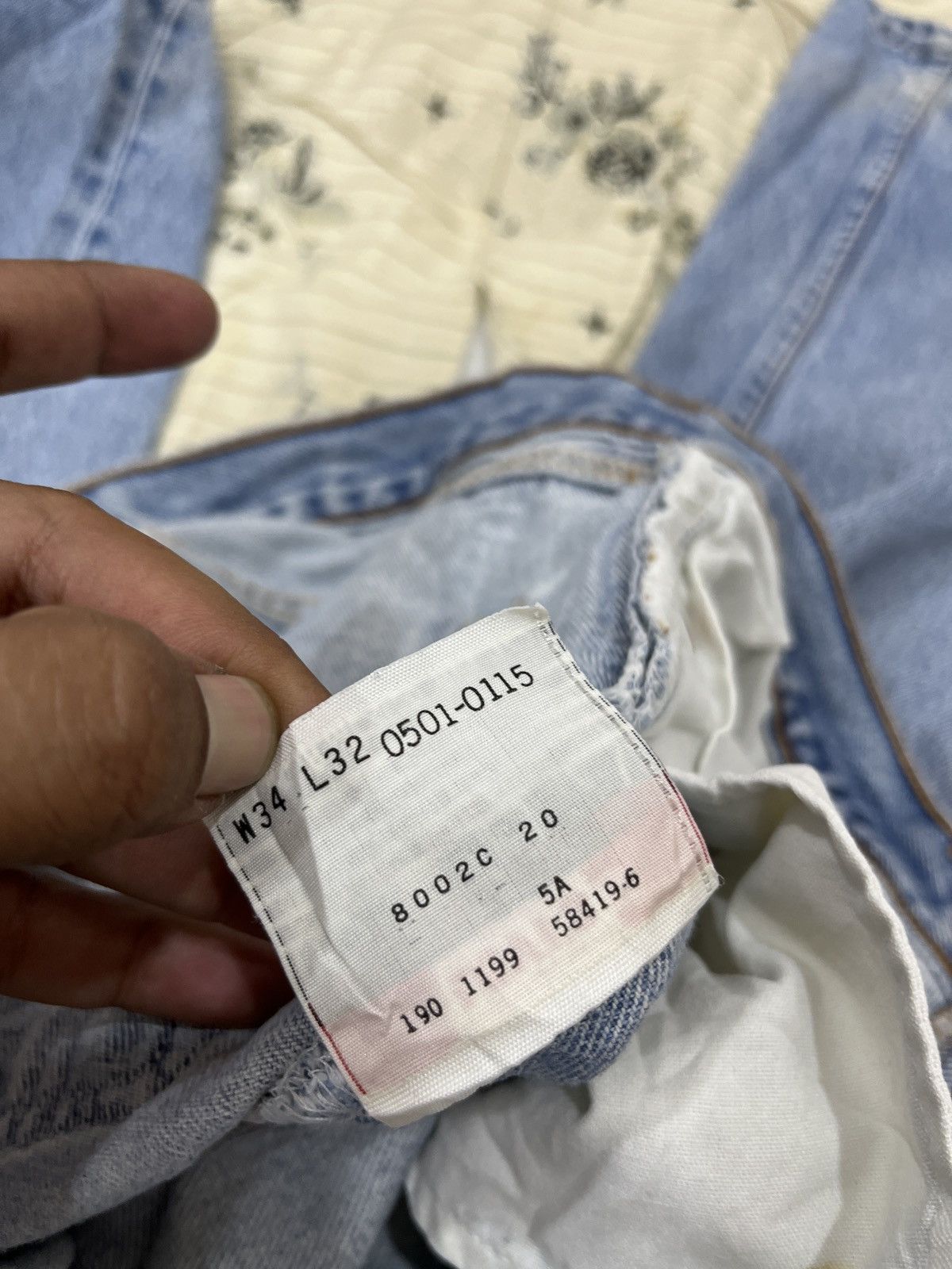 Levi's (Dddd). VINTAGE LEVIS 501 DISTRESSED DENIM Size US 33 - 12 Thumbnail