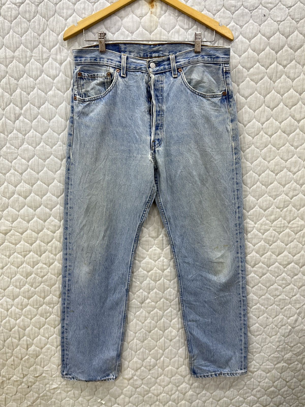 Levi's (Dddd). VINTAGE LEVIS 501 DISTRESSED DENIM Size US 32 / EU 48 - 2 Thumbnail
