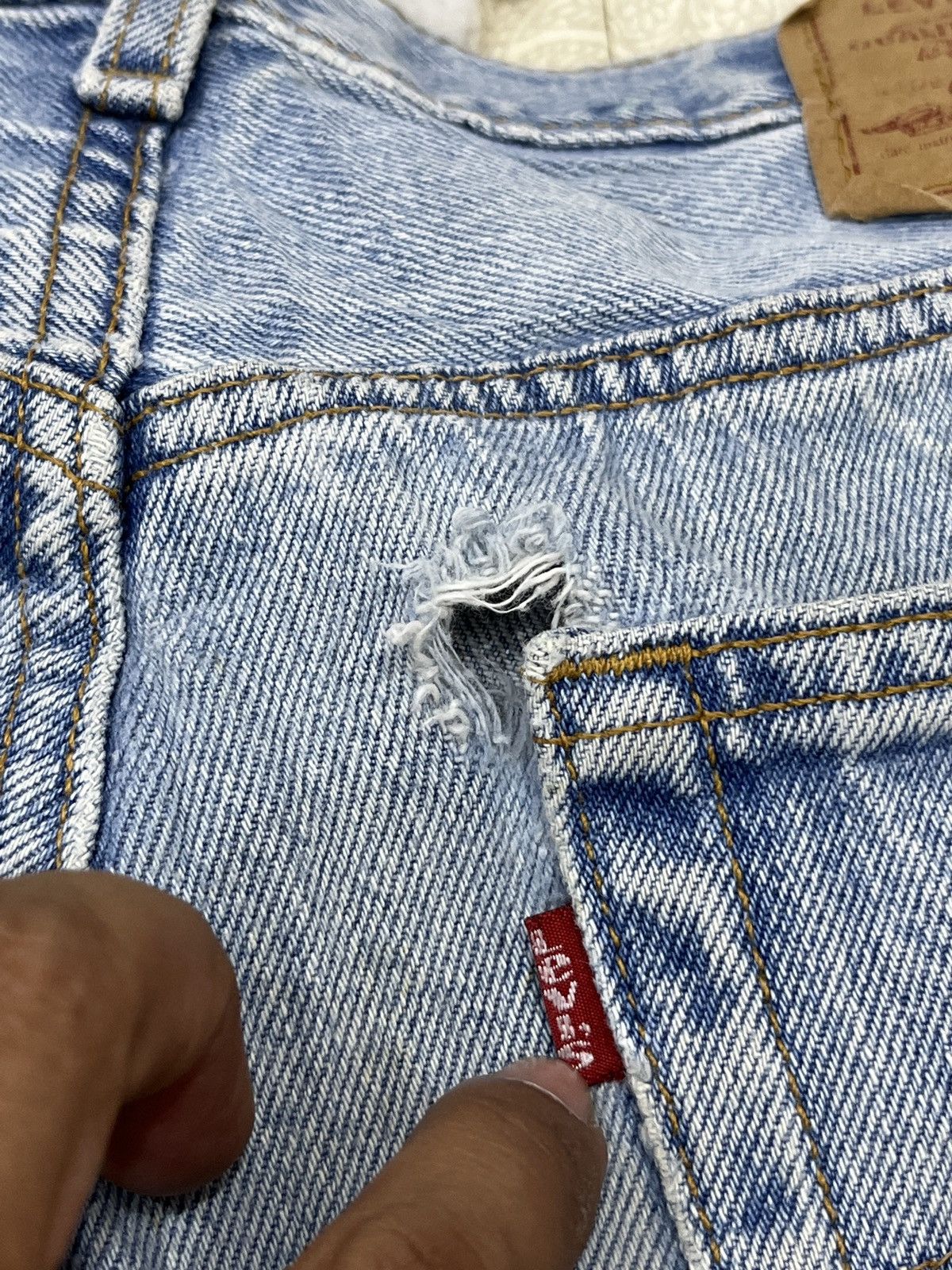 Levi's (Dddd). VINTAGE LEVIS 501 DISTRESSED DENIM Size US 32 / EU 48 - 14 Thumbnail