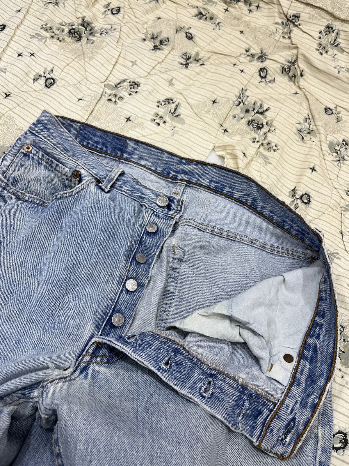 Levi's (Dddd). VINTAGE LEVIS 501 DISTRESSED DENIM Size US 32 / EU 48 - 7 Thumbnail