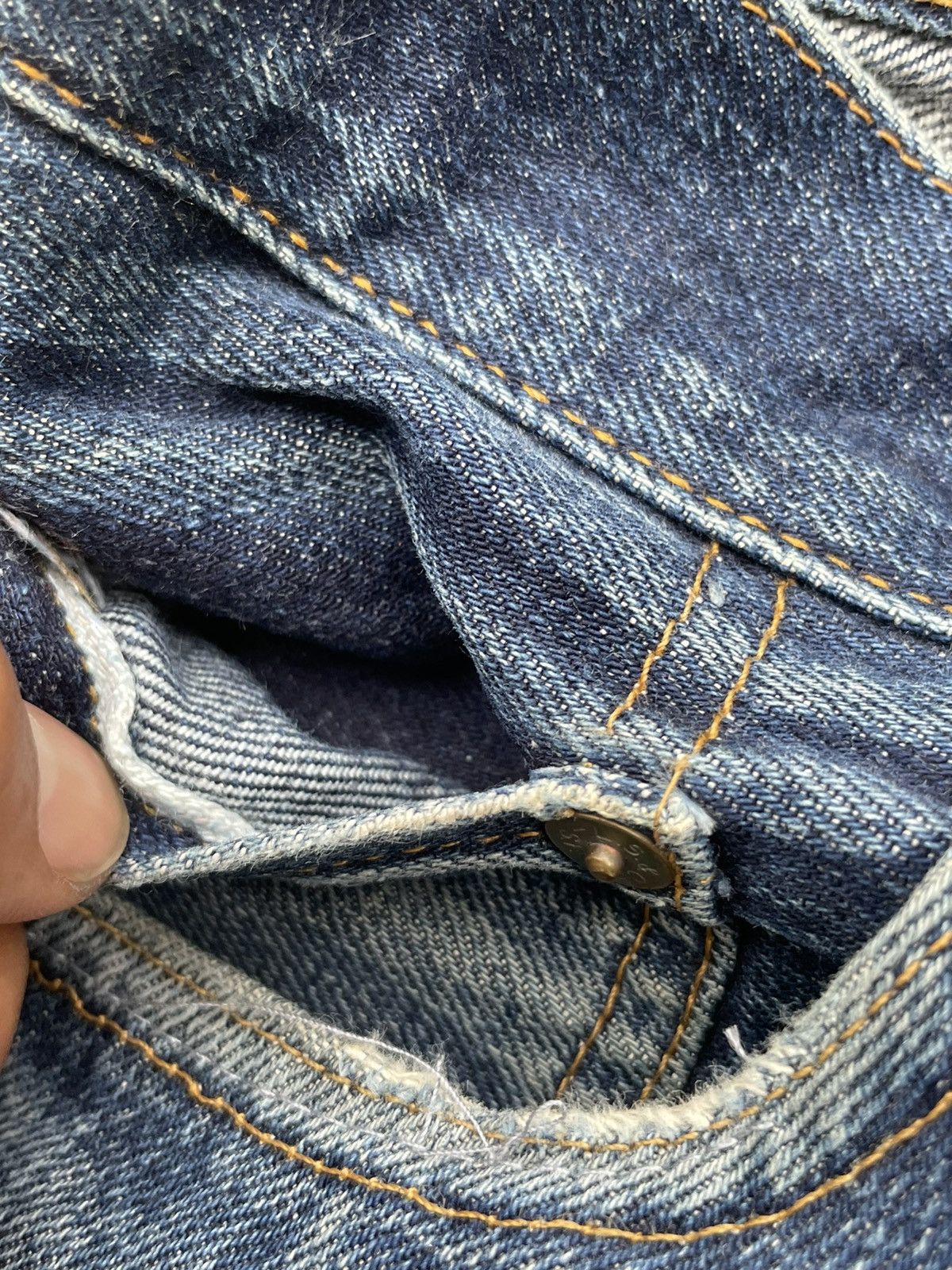 Levi's Vintage Levi’s 1998 201XX E 1937 Selvedge Distressed Denim Size US 30 / EU 46 - 19 Thumbnail