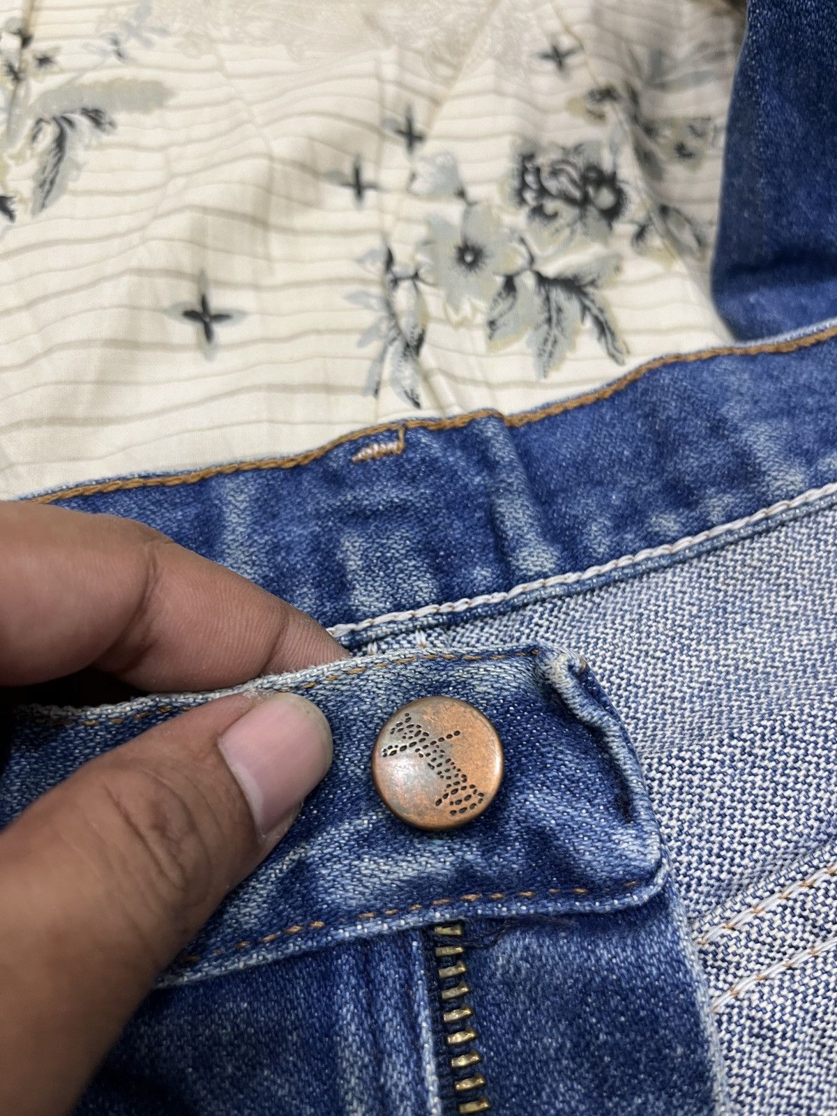 Vintage (Dddd). VINTAGE WRANGLER DISTRESSED DENIM Size US 37 - 8 Thumbnail
